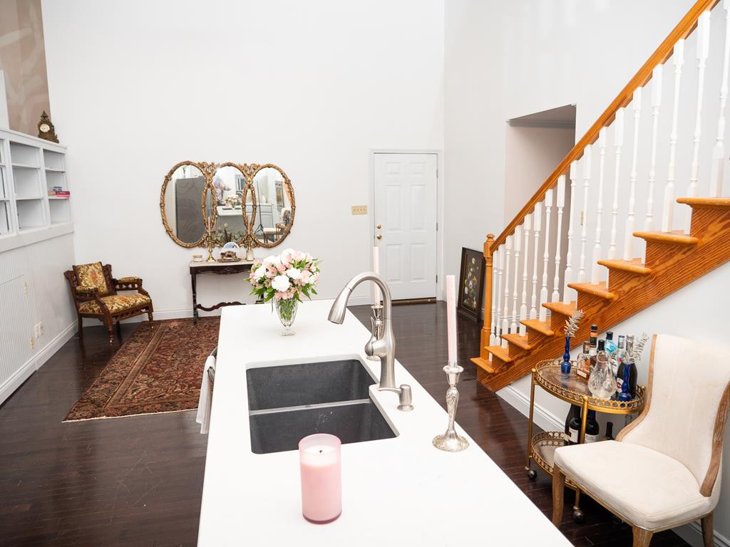 312 Main Street Property Photo 9