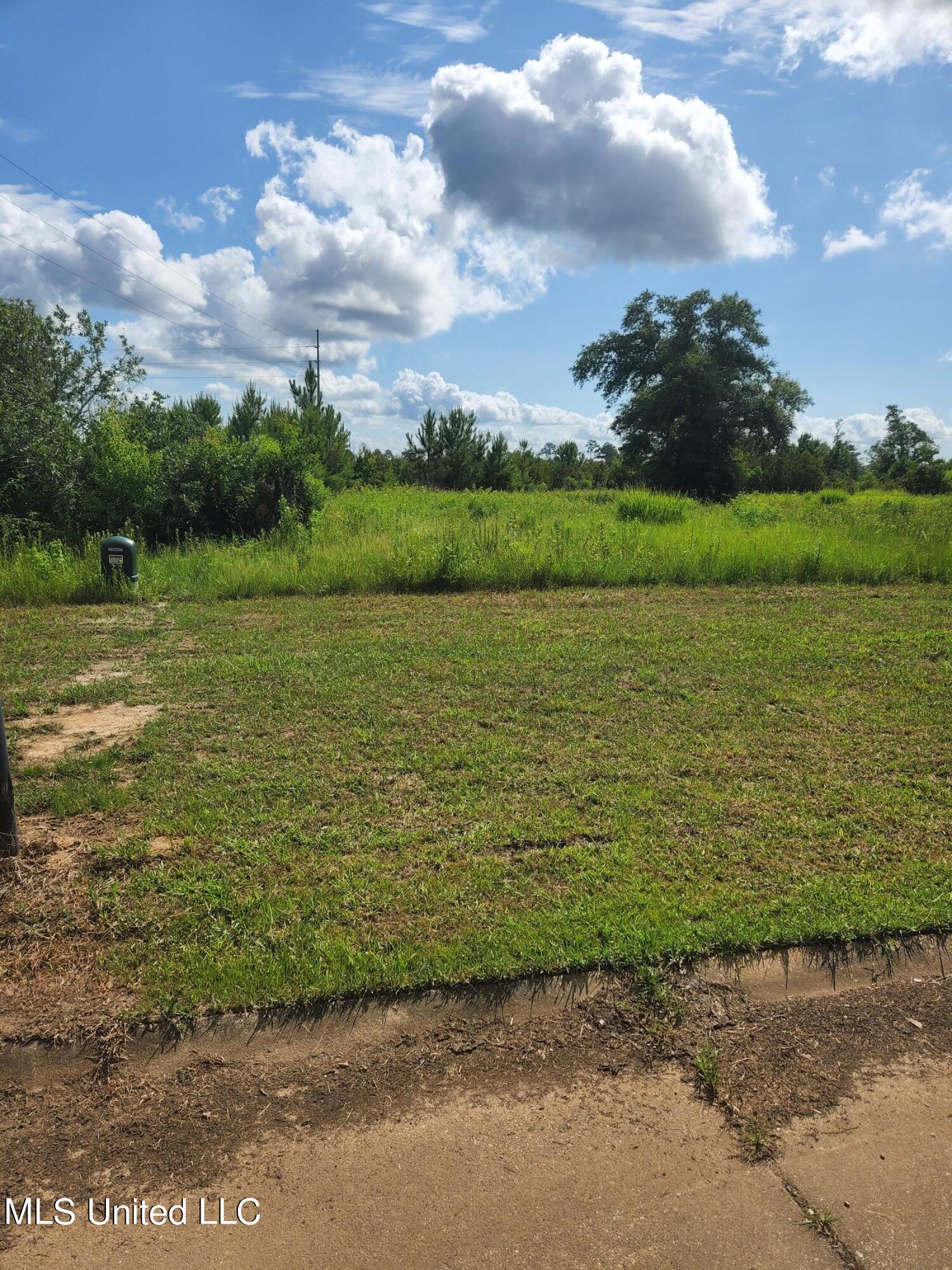 Admiral Drive Property Photo 2