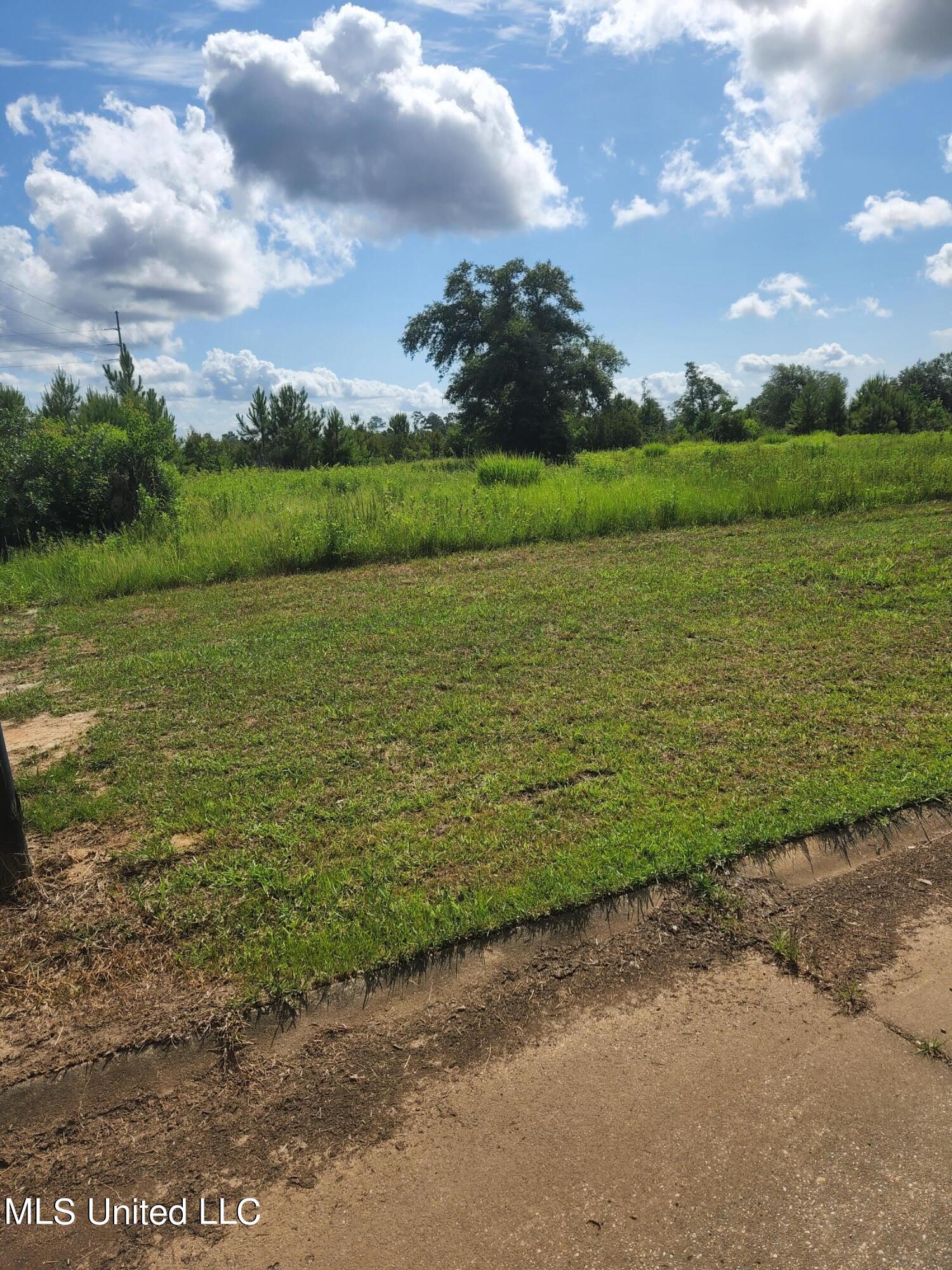 Admiral Drive Property Photo 6