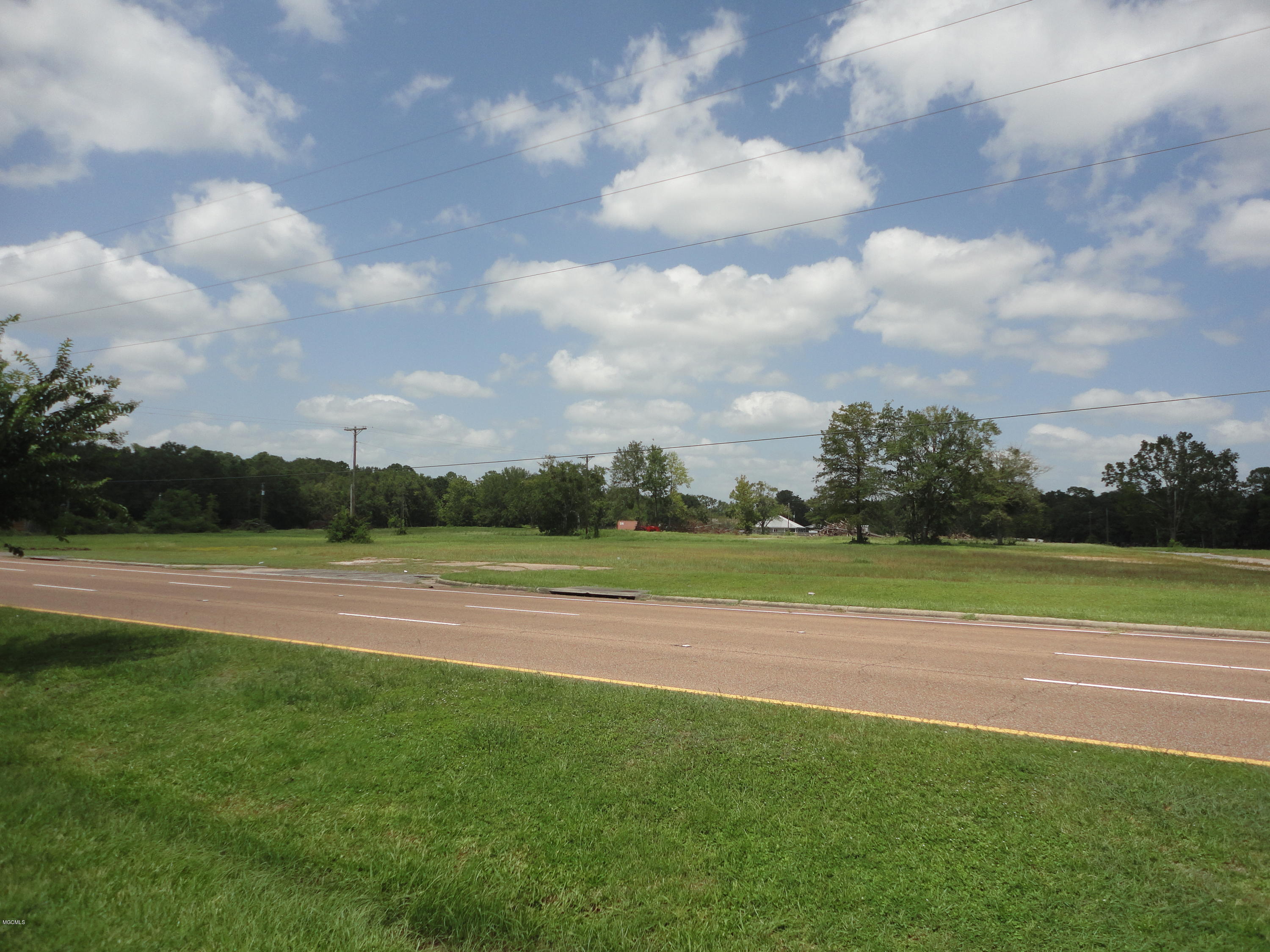 1600 Highway 90 Property Photo 1