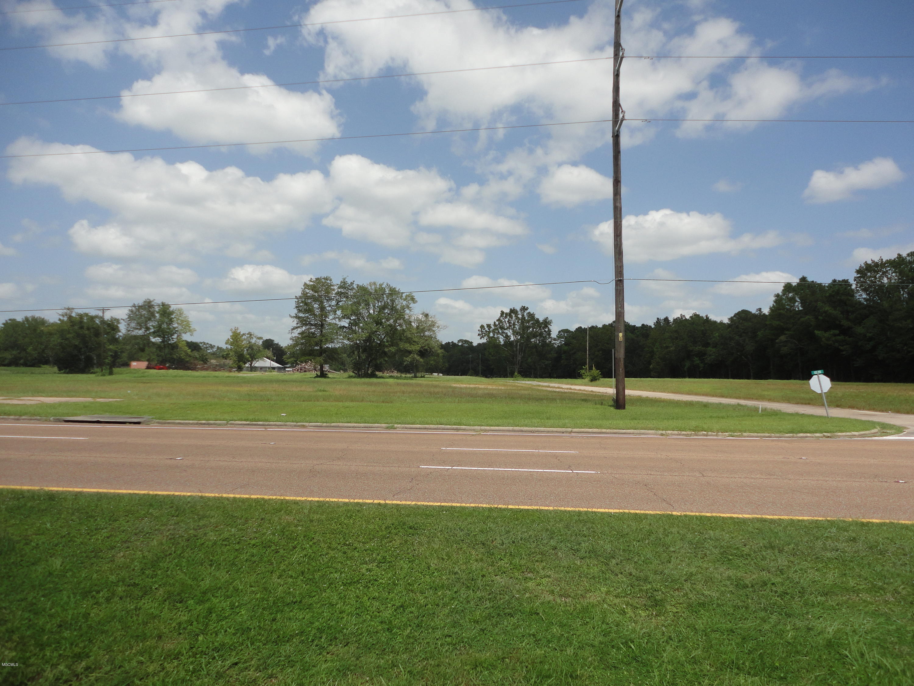 1600 Highway 90 Property Photo 2