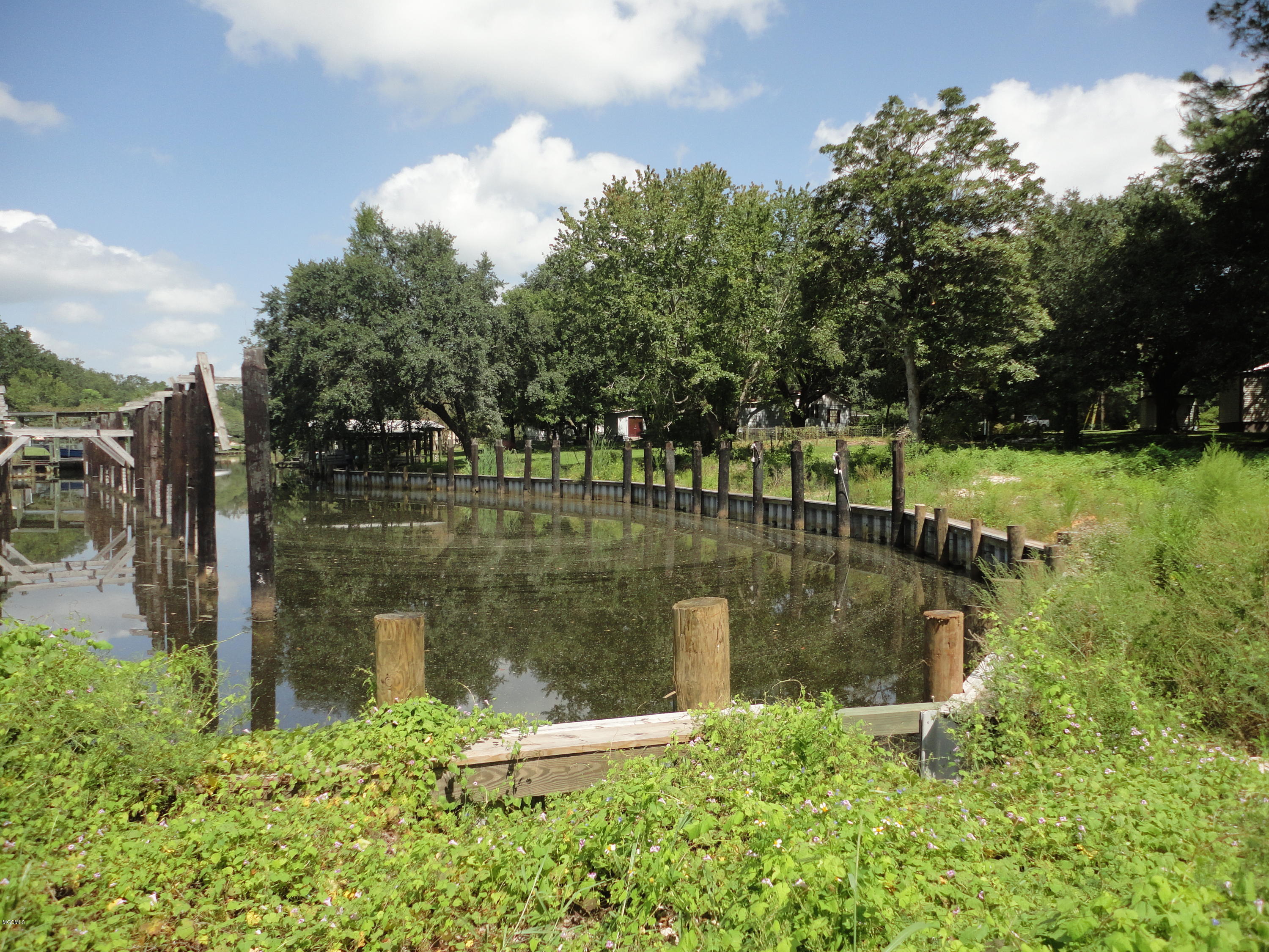 1600 Highway 90 Property Photo 5