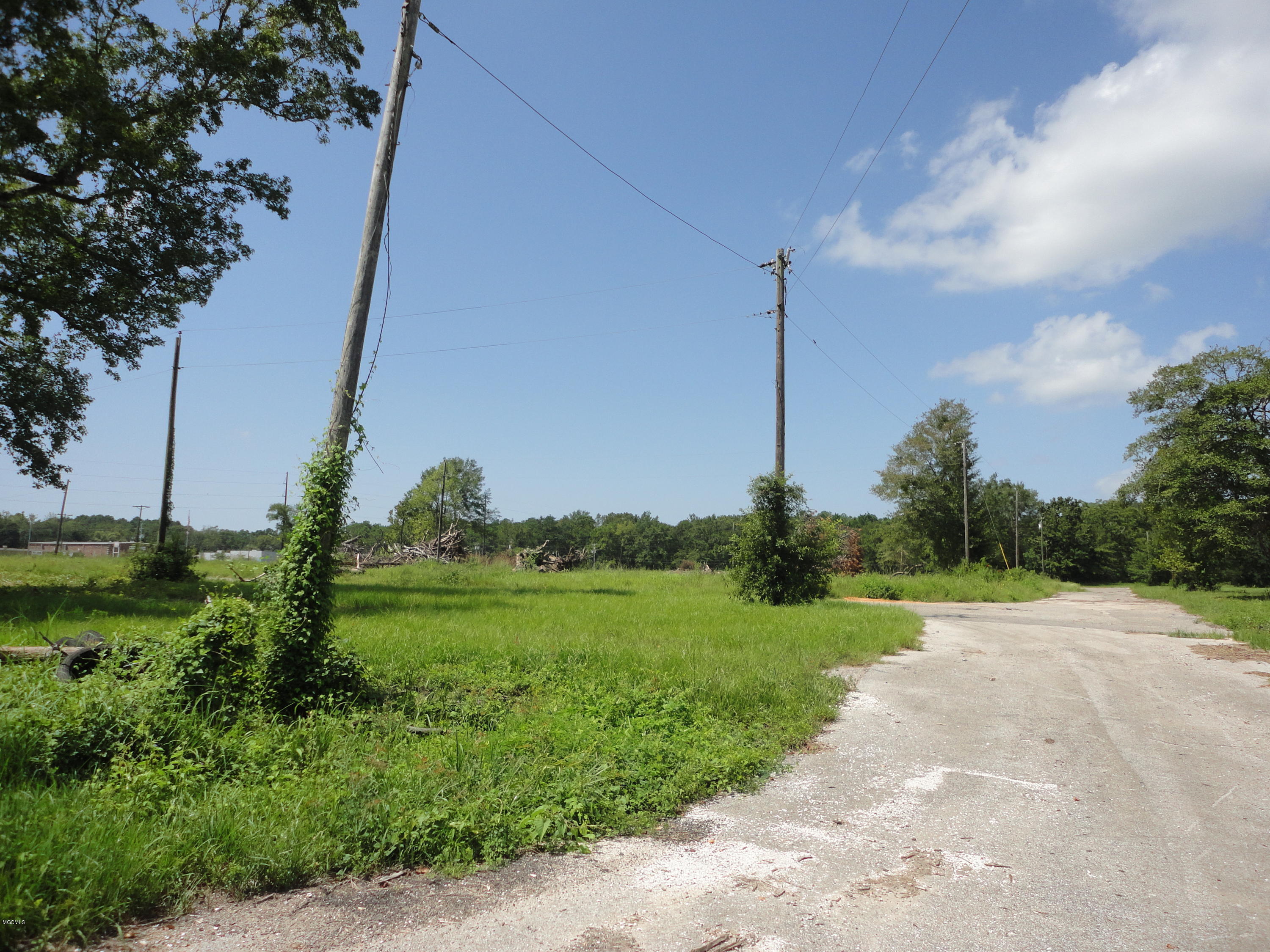 1600 Highway 90 Property Photo 8