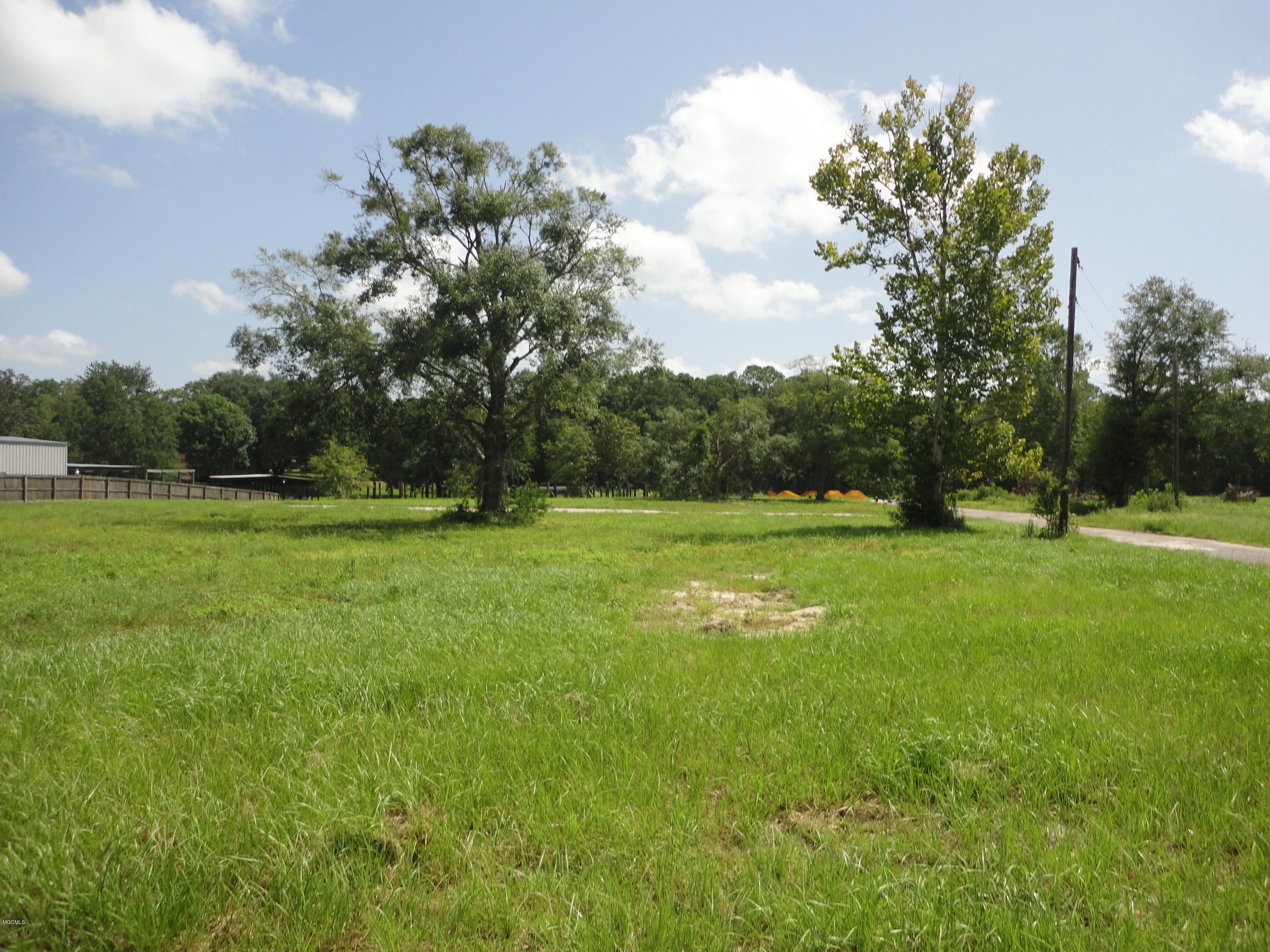 1600 Highway 90 Property Photo 10