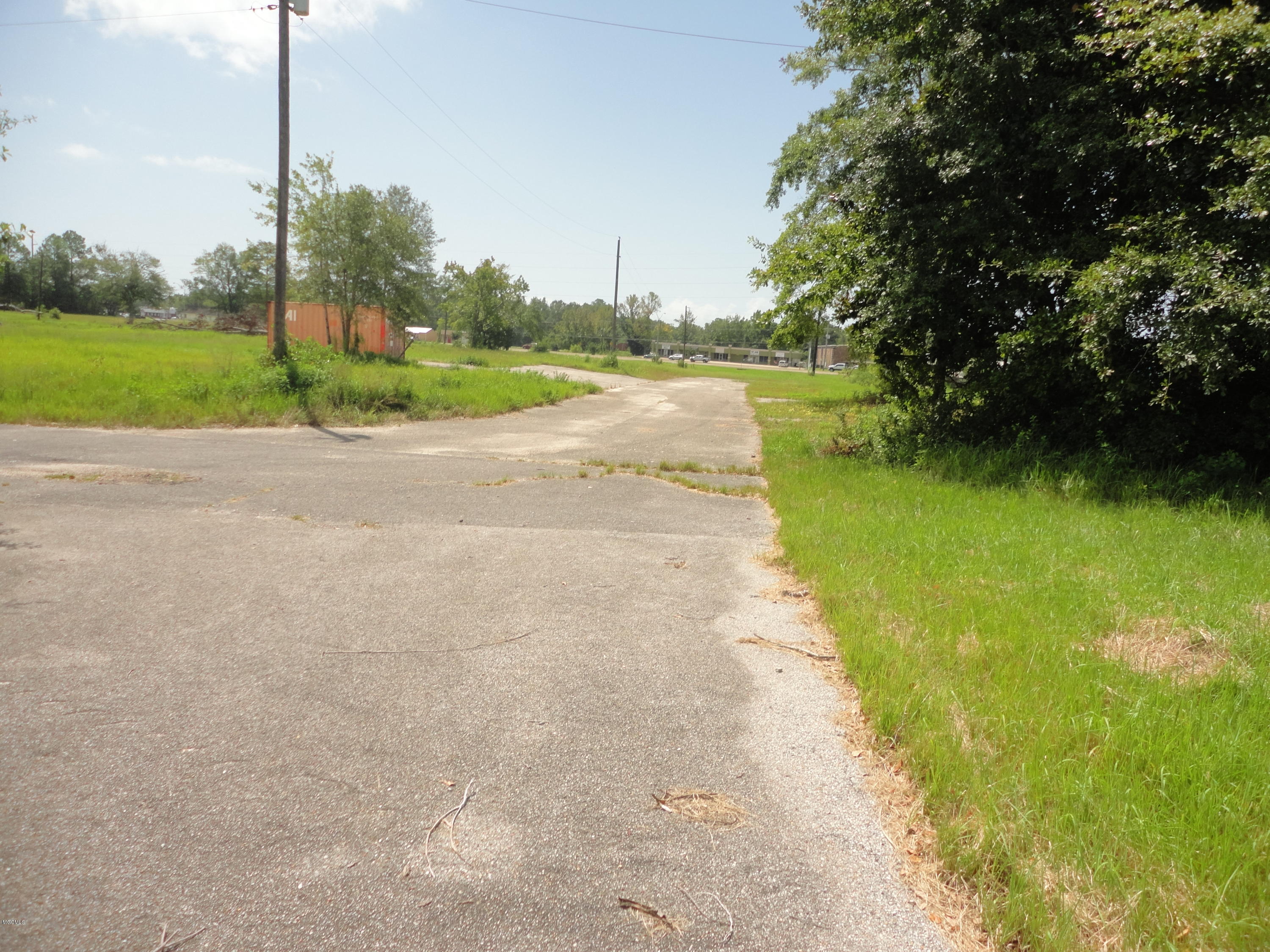 1600 Highway 90 Property Photo 11