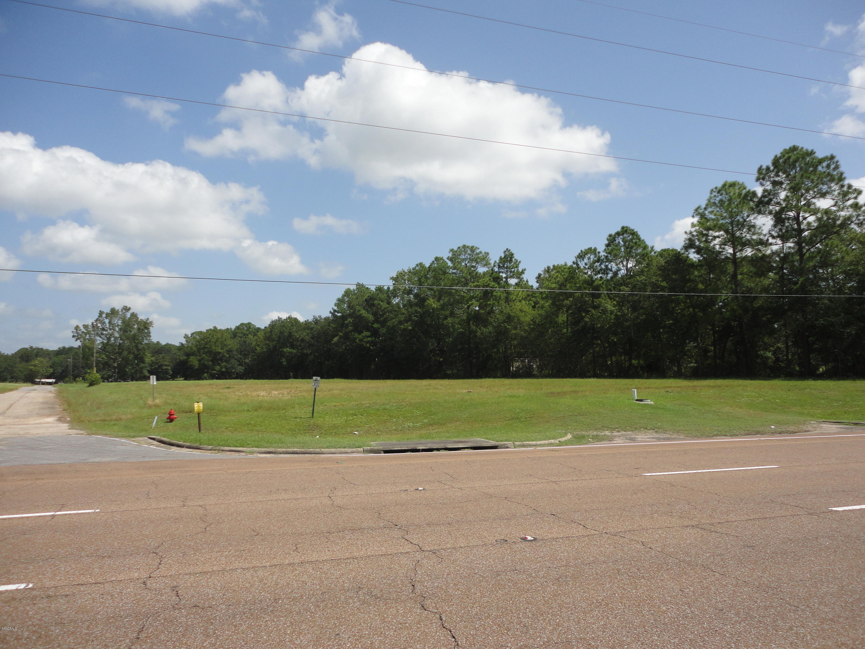 1600 Highway 90 Property Photo 12