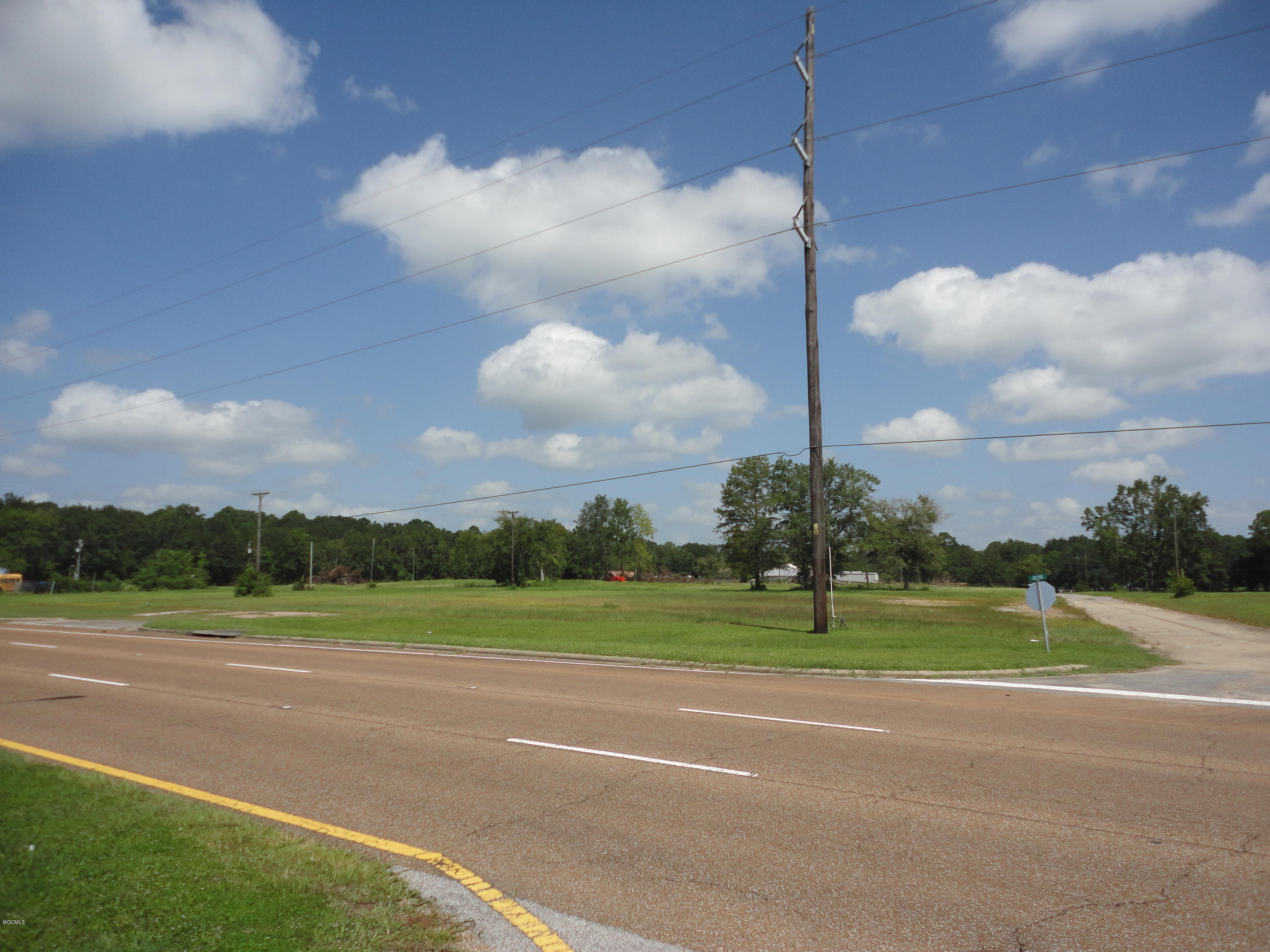 1600 Highway 90 Property Photo 15