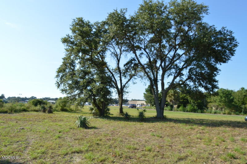 1598 E Beach Boulevard Property Photo 5