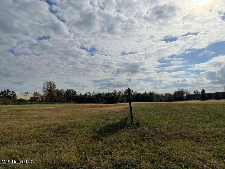 0 Caroma Property Photo 1