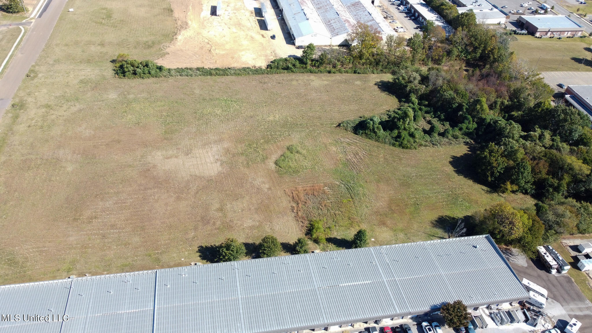 0 Caroma Property Photo 8