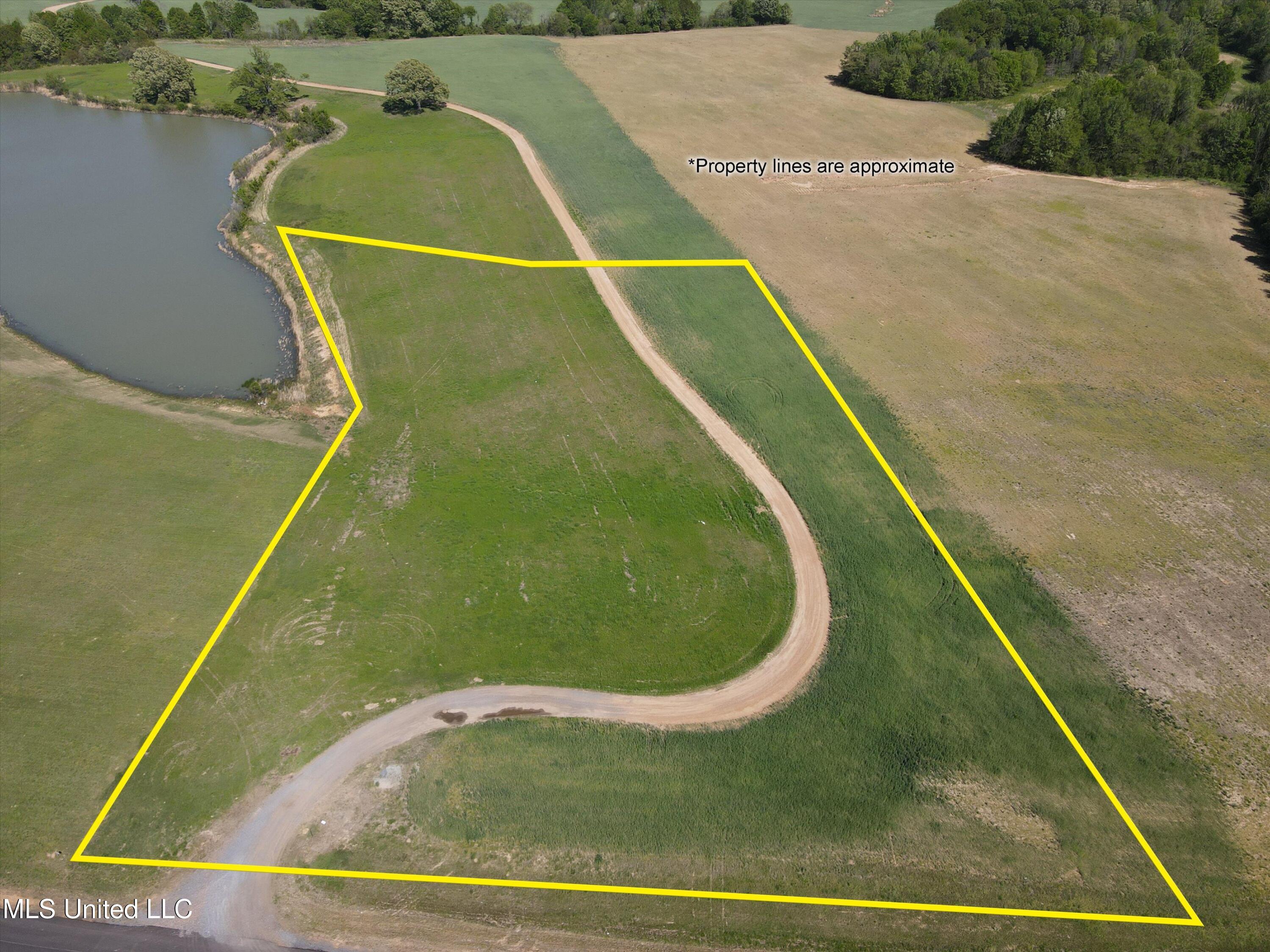 6 Como Trace Drive Property Photo 1