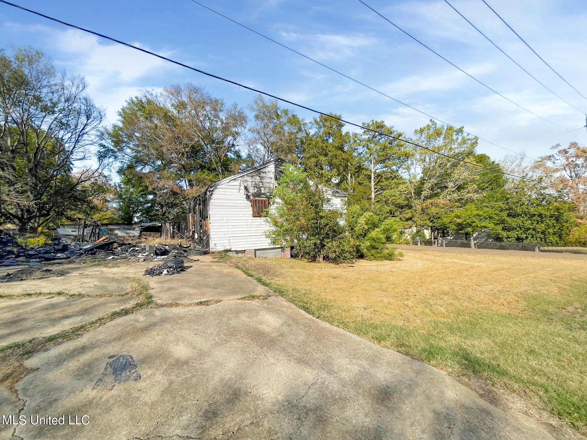 2835 Arbor Hill Drive Property Photo 4