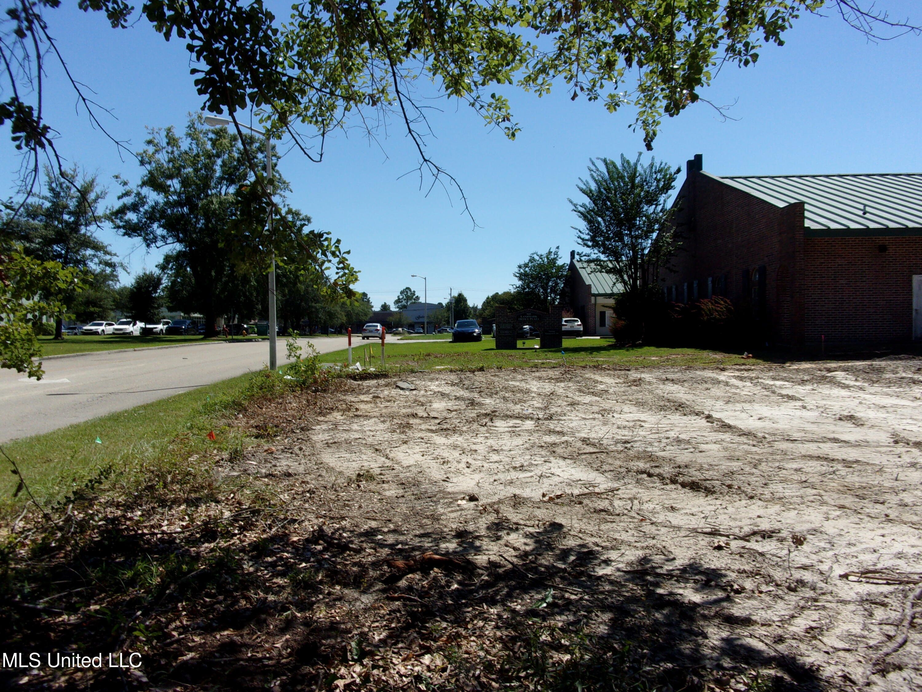 939 Tommy Munro Drive Property Photo 4