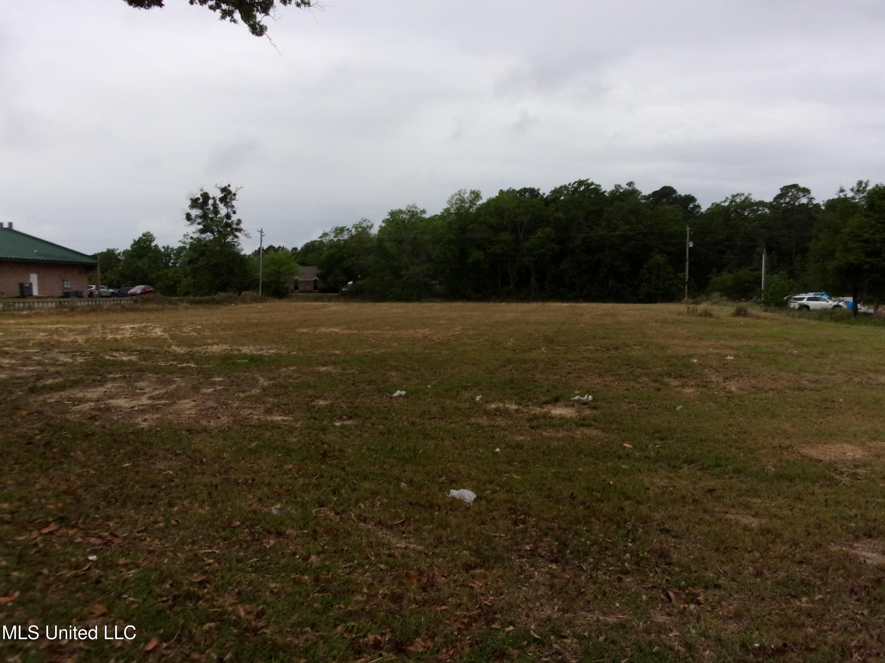 939 Tommy Munro Drive Property Photo 7