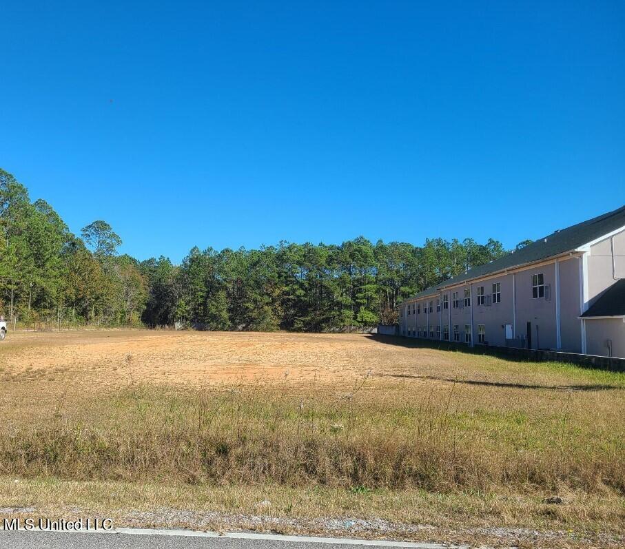 13995 Sam Seymour Property Photo 1
