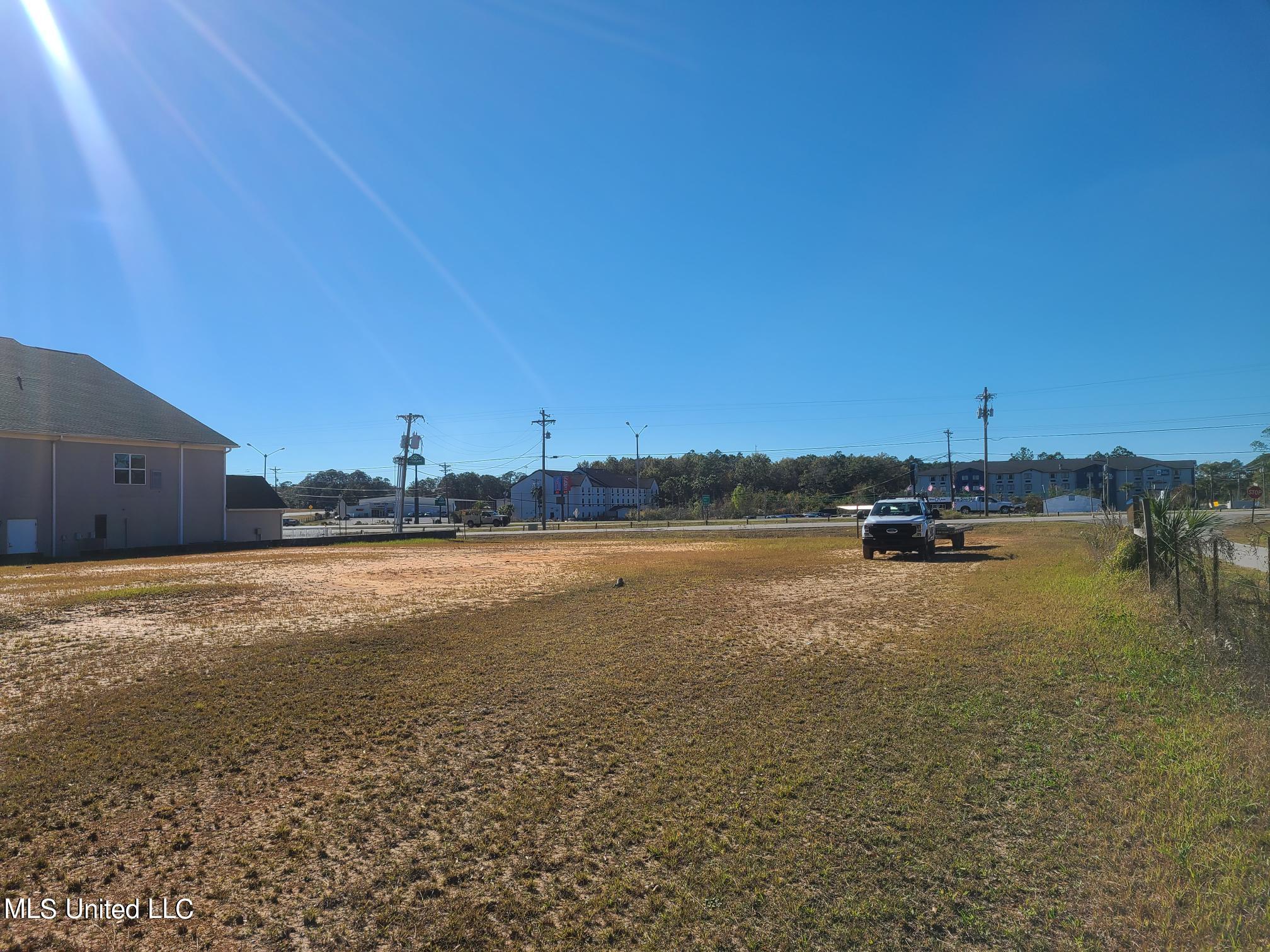 13995 Sam Seymour Property Photo 14