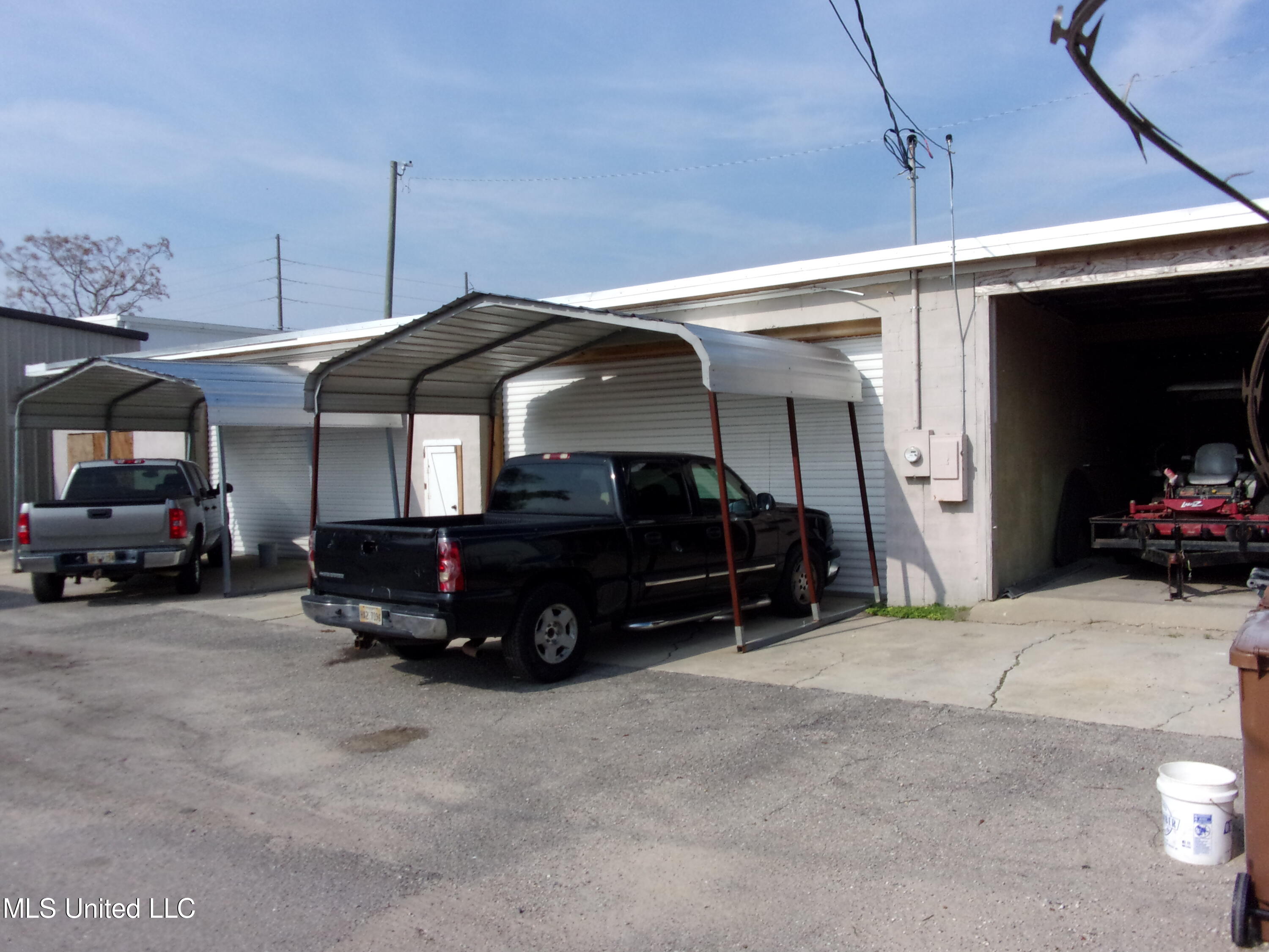 187 Caillavet Street Property Photo 3