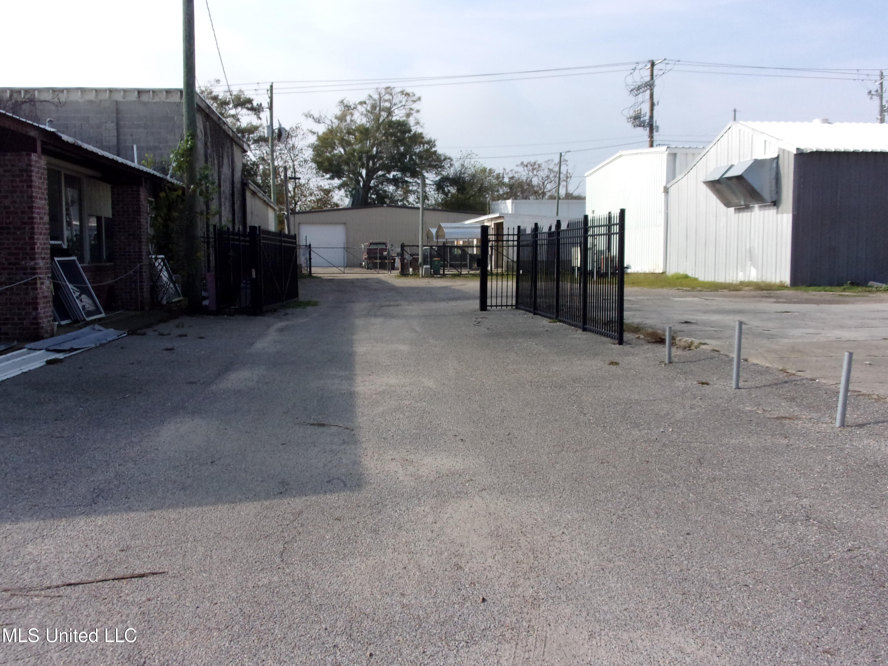 187 Caillavet Street Property Photo 6