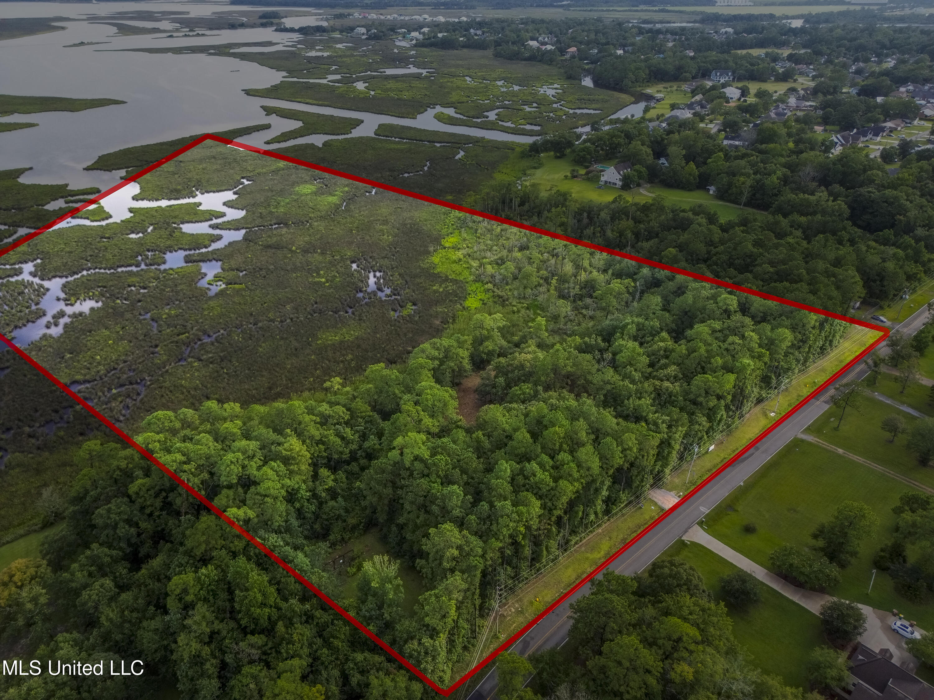 W Oaklawn Road Property Photo 9