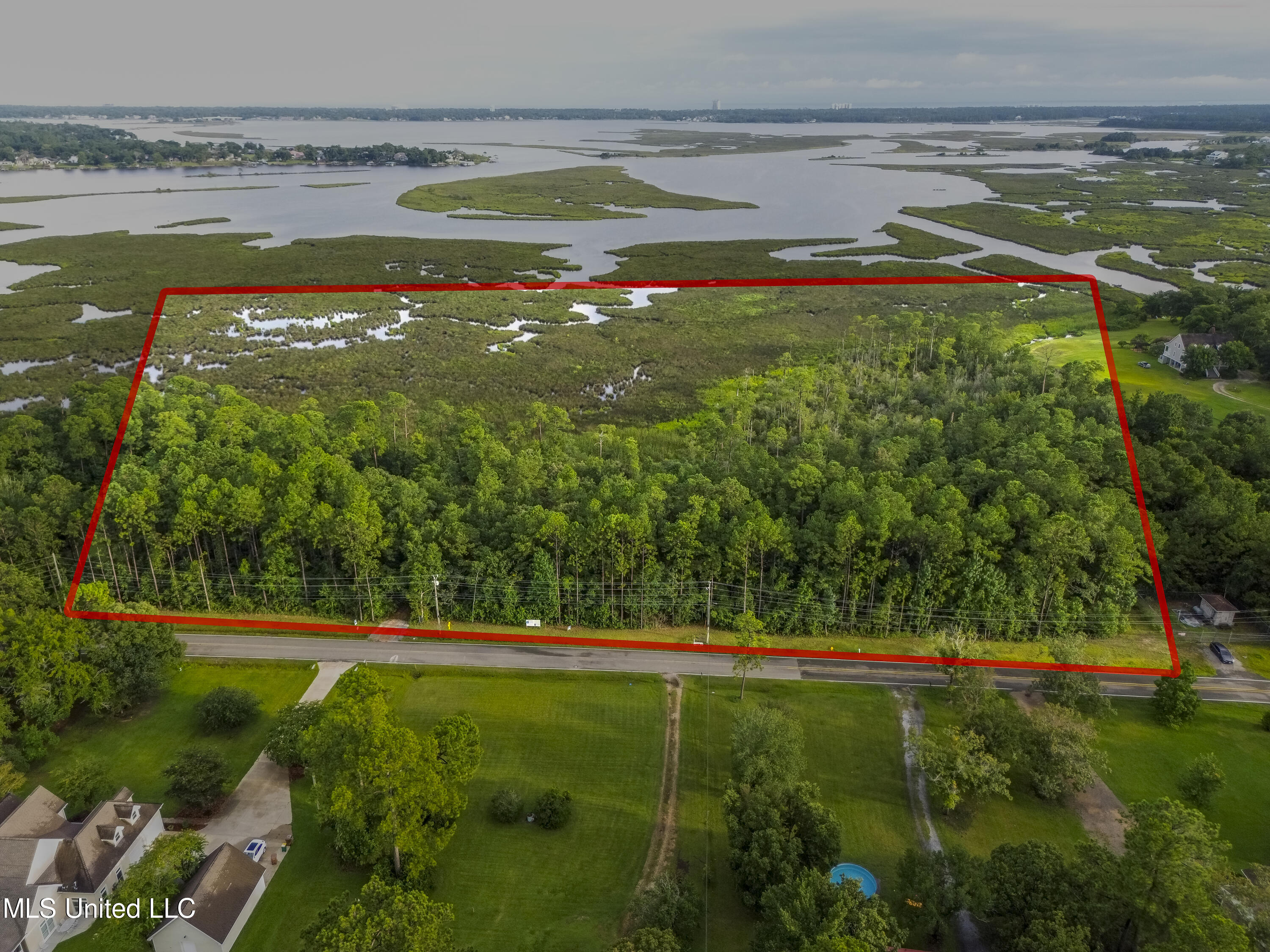 W Oaklawn Road Property Photo 11