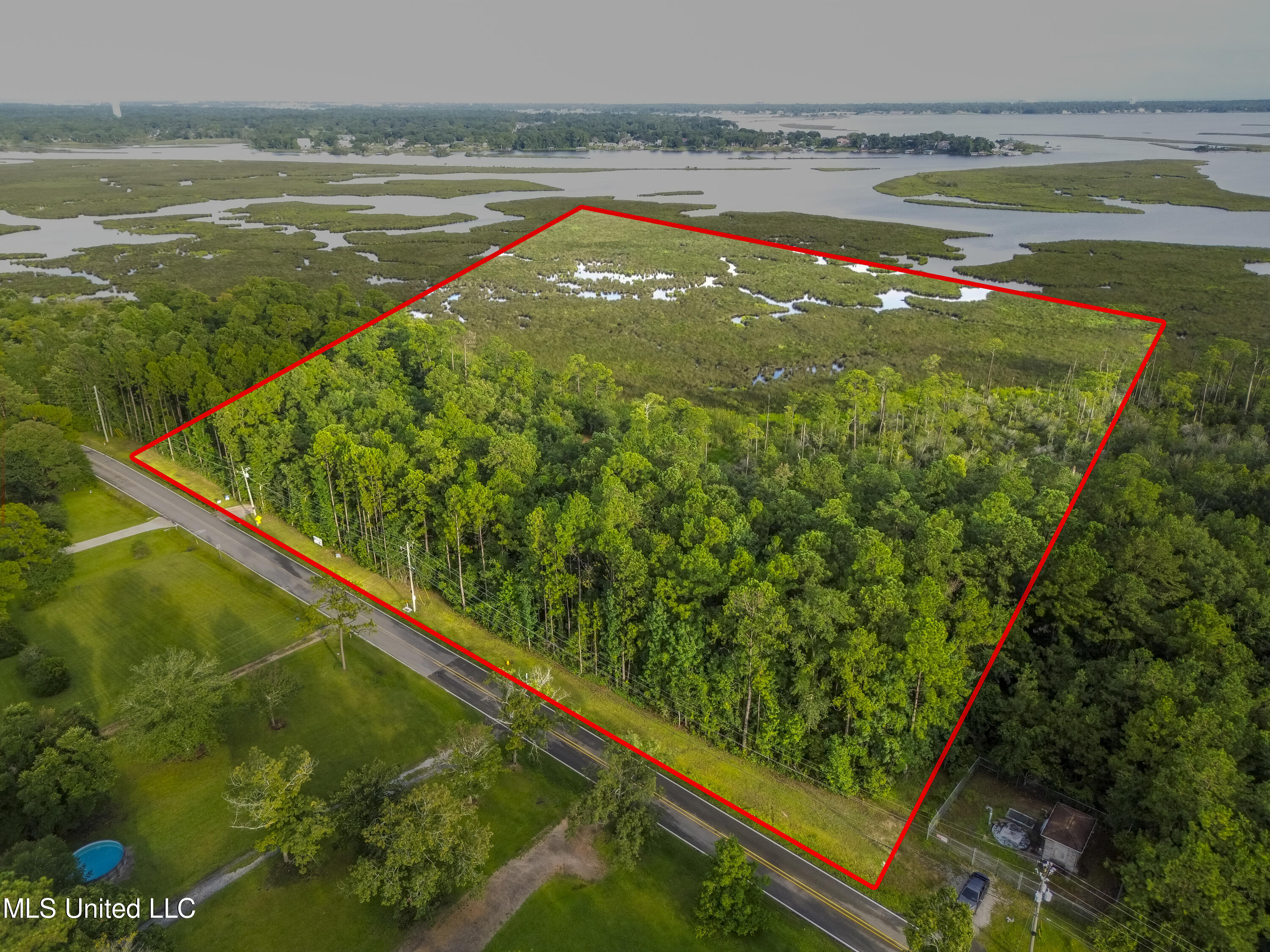 W Oaklawn Road Property Photo 14