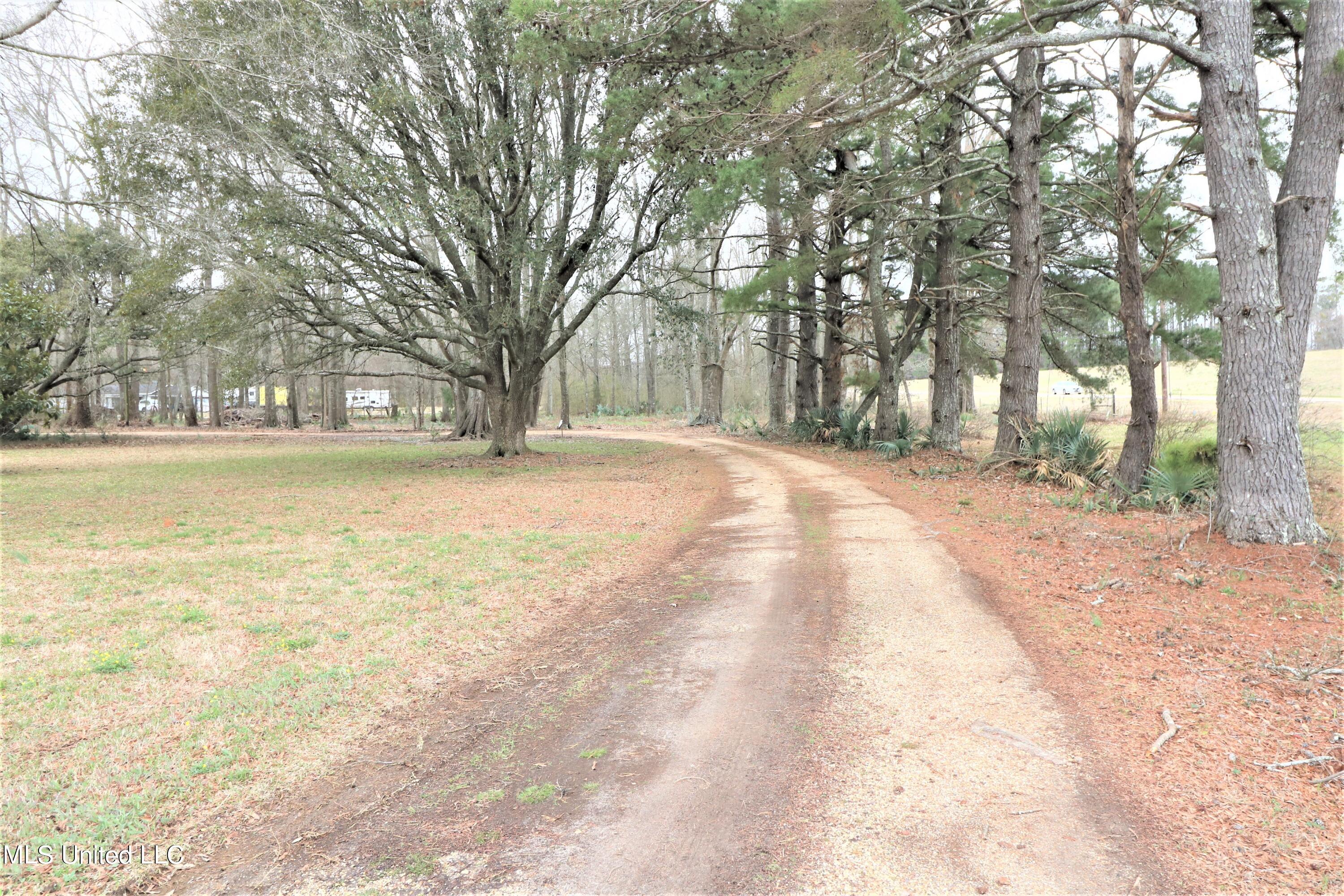 2225 Highway 471 Property Photo 4