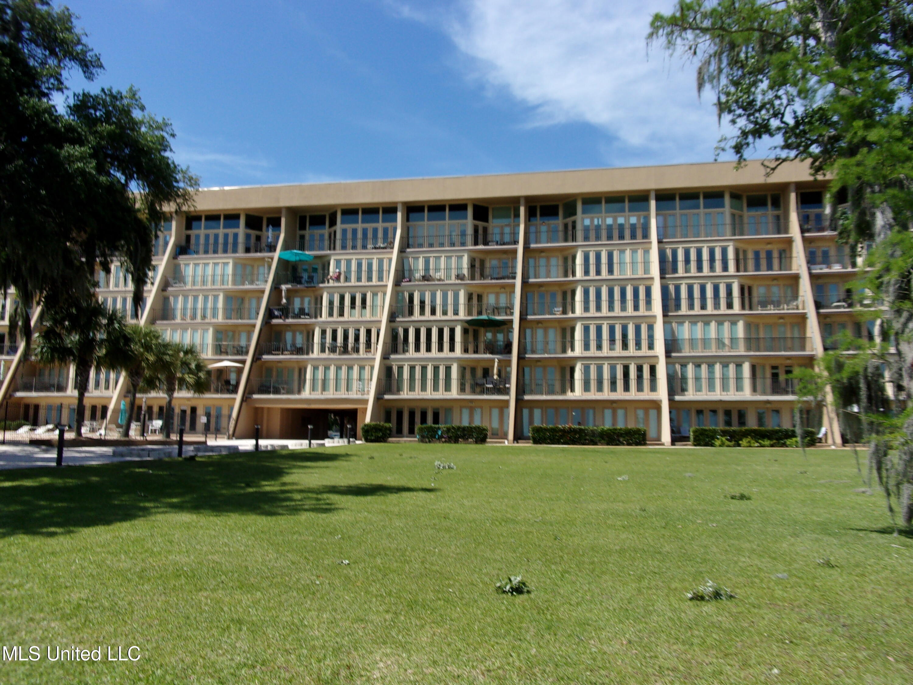 520 Beach Boulevard Property Photo 1