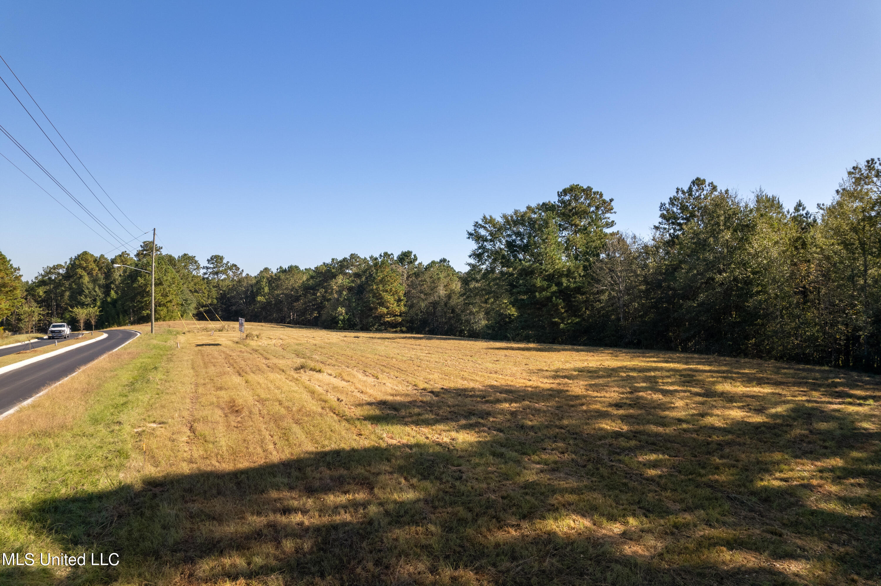 1.13+/- Ac Lamar Boulevard Property Photo 5