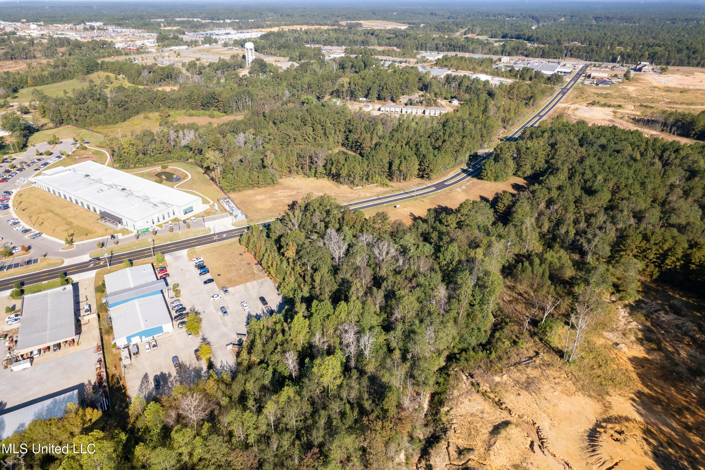 3.33 +/-ac Lamar Boulevard Property Photo 3