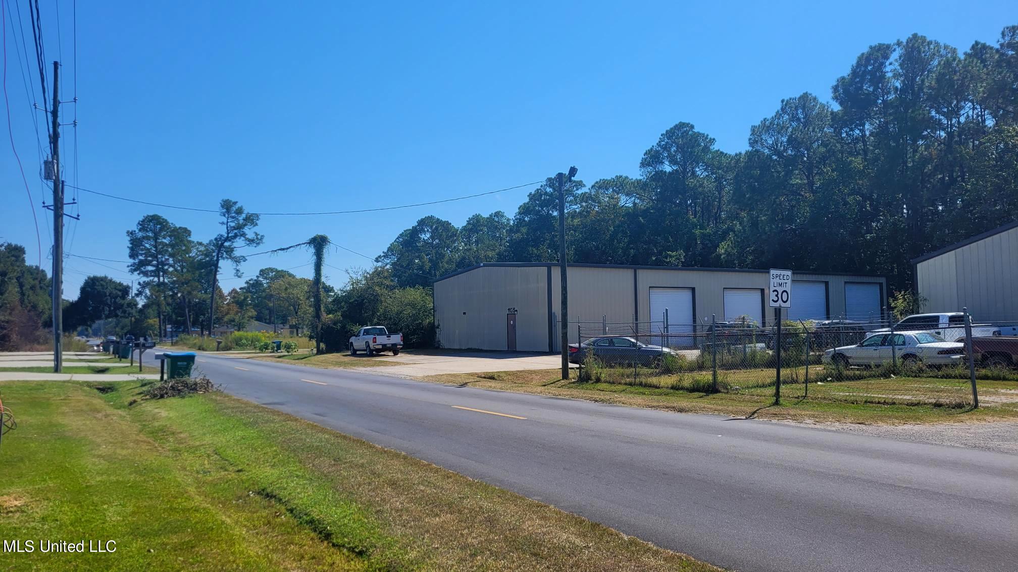 1227 34th Street Property Photo 6