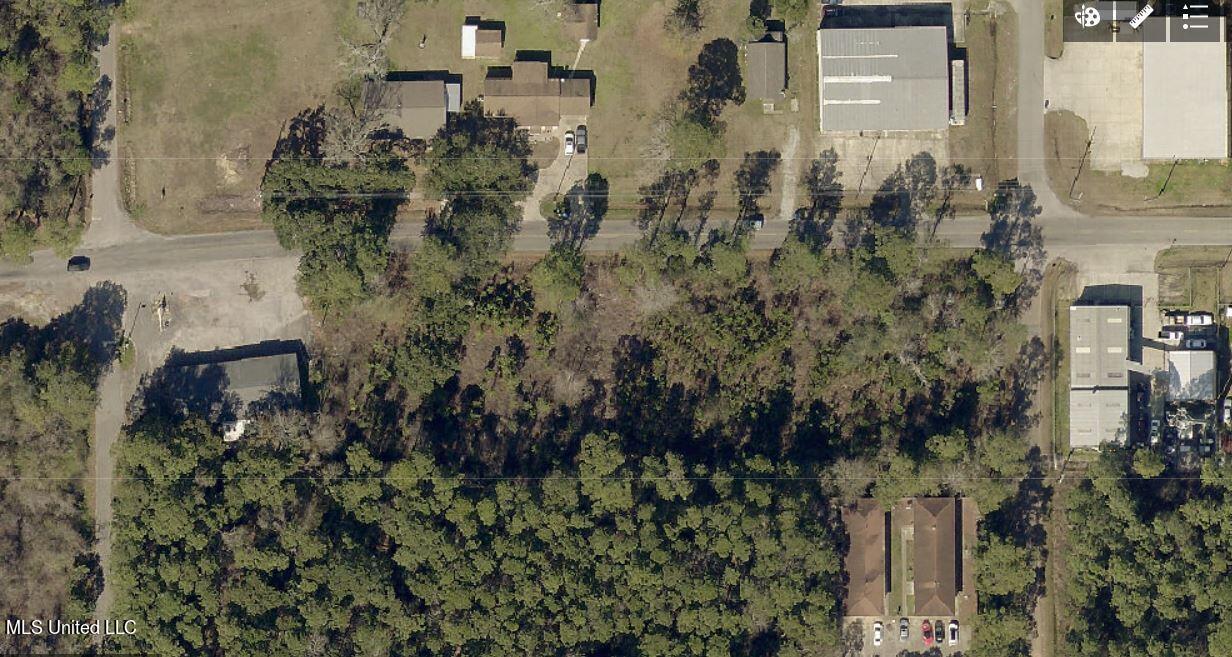 1227 34th Street Property Photo 10