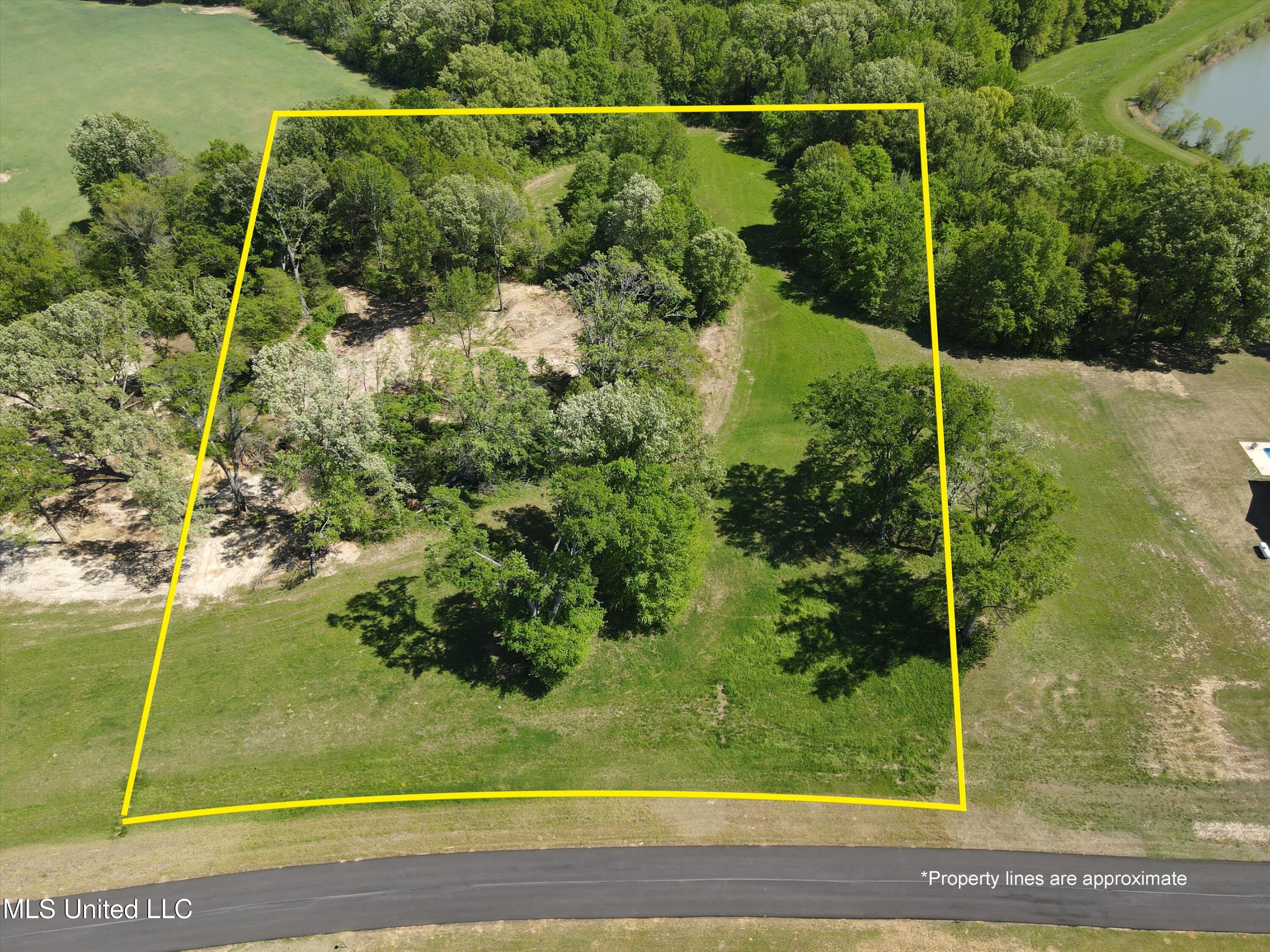 11e Como Trace Drive Property Photo 1