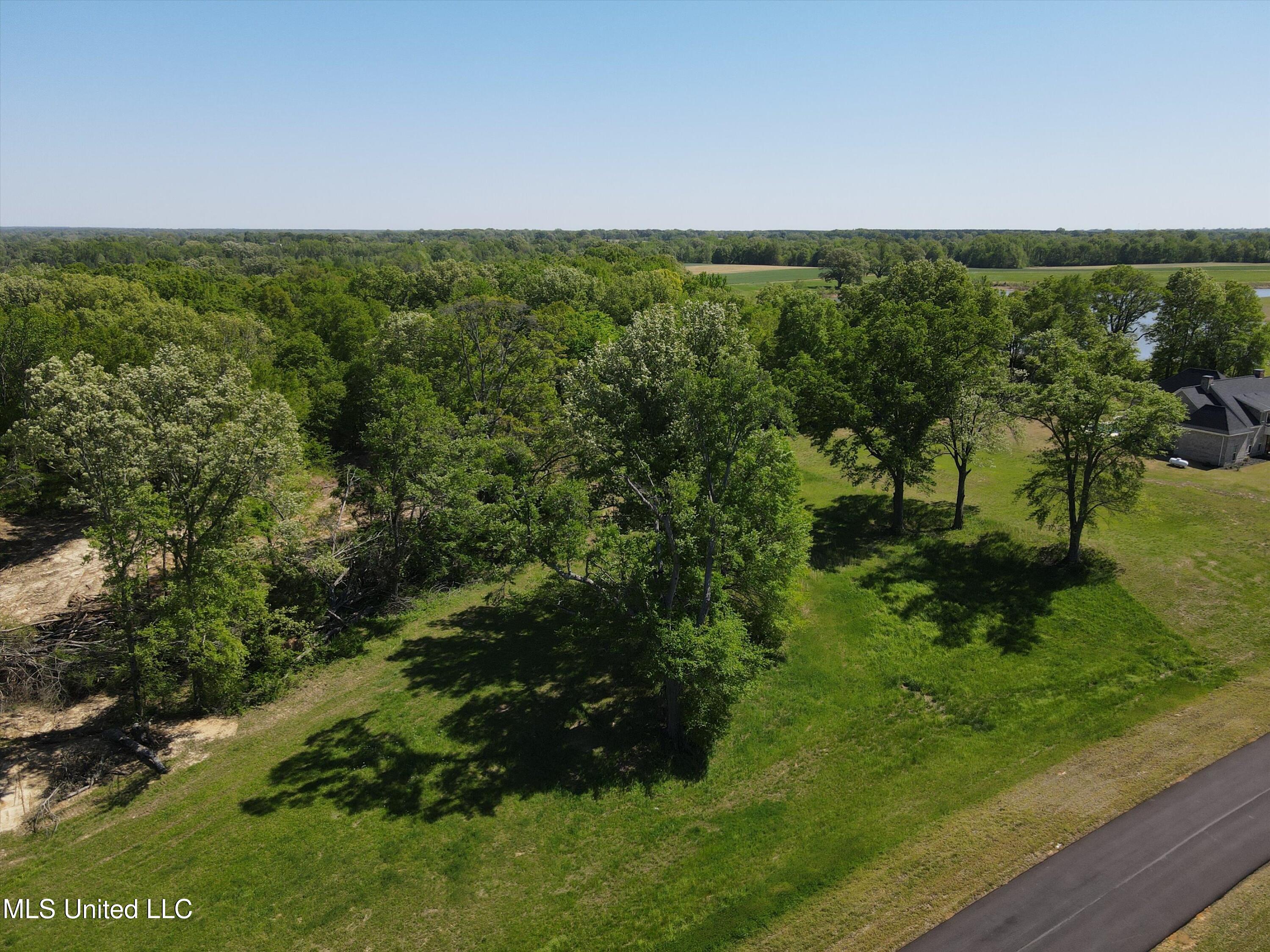 11e Como Trace Drive Property Photo 5