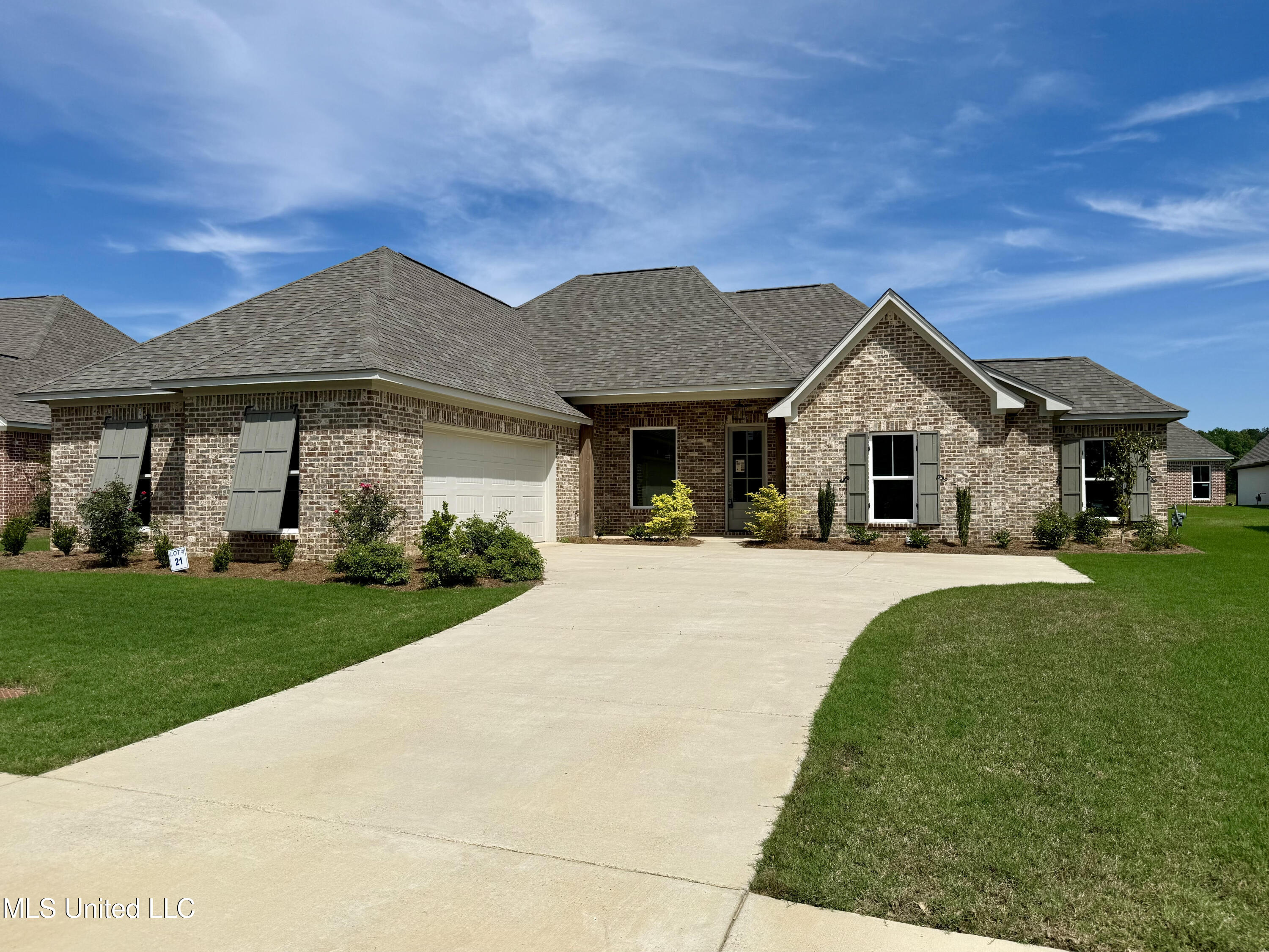 204 Wethersfield Drive Property Photo 1