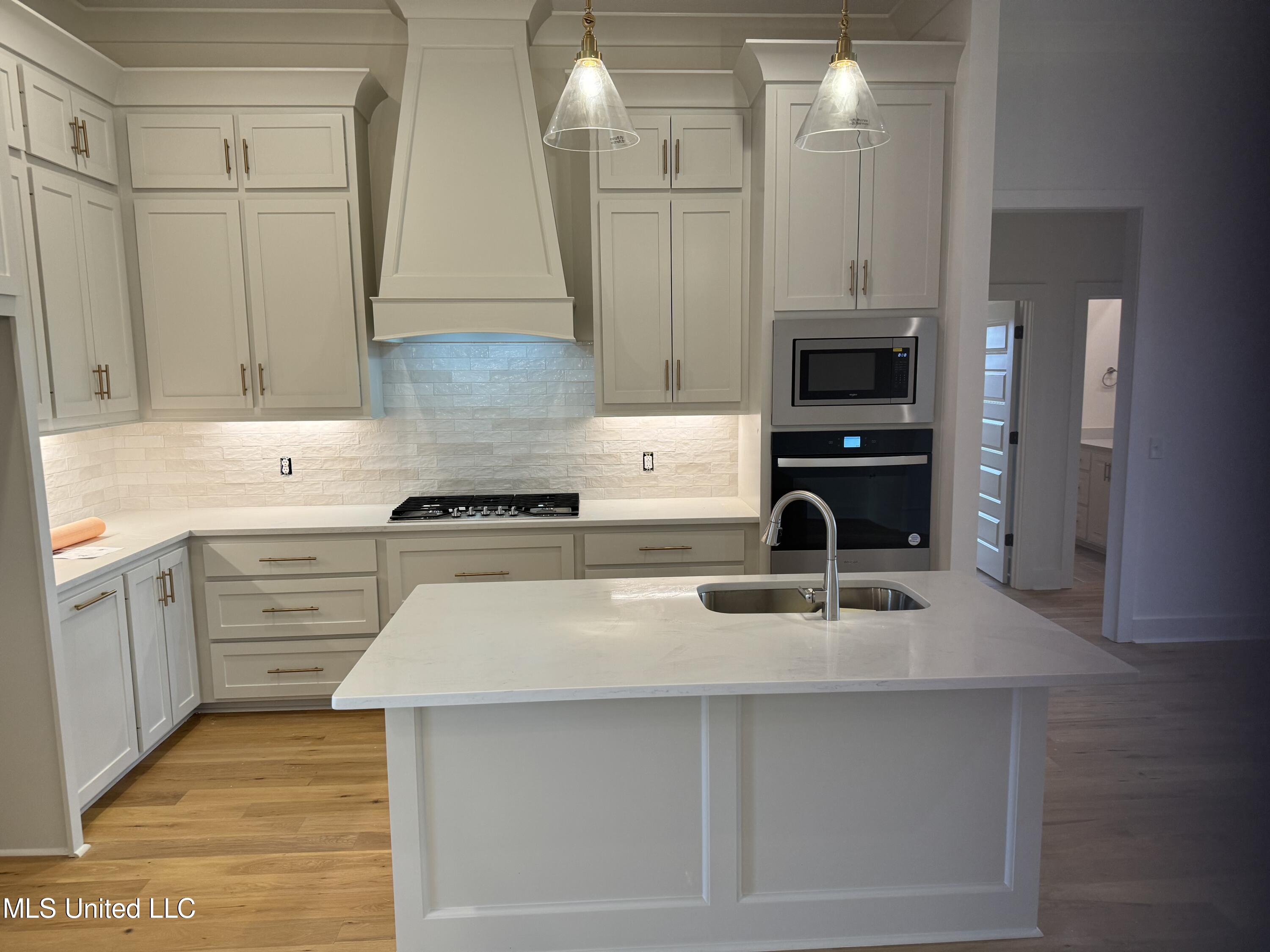 303 Birch Court Property Photo 7