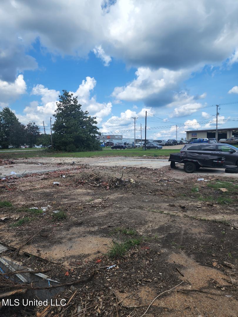 5733-5735 Terry Road Property Photo 4