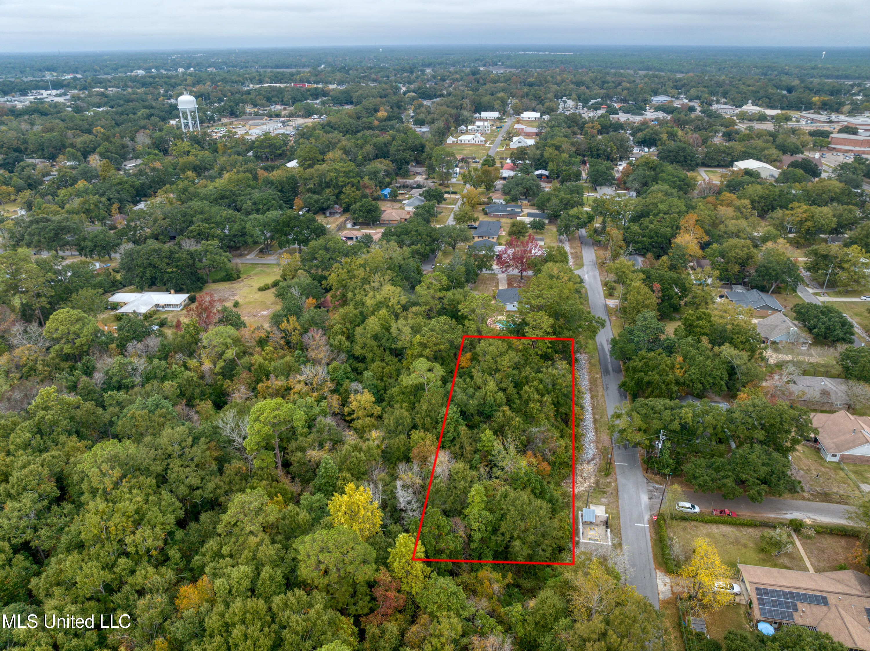 Simon Boulevard Property Photo 9