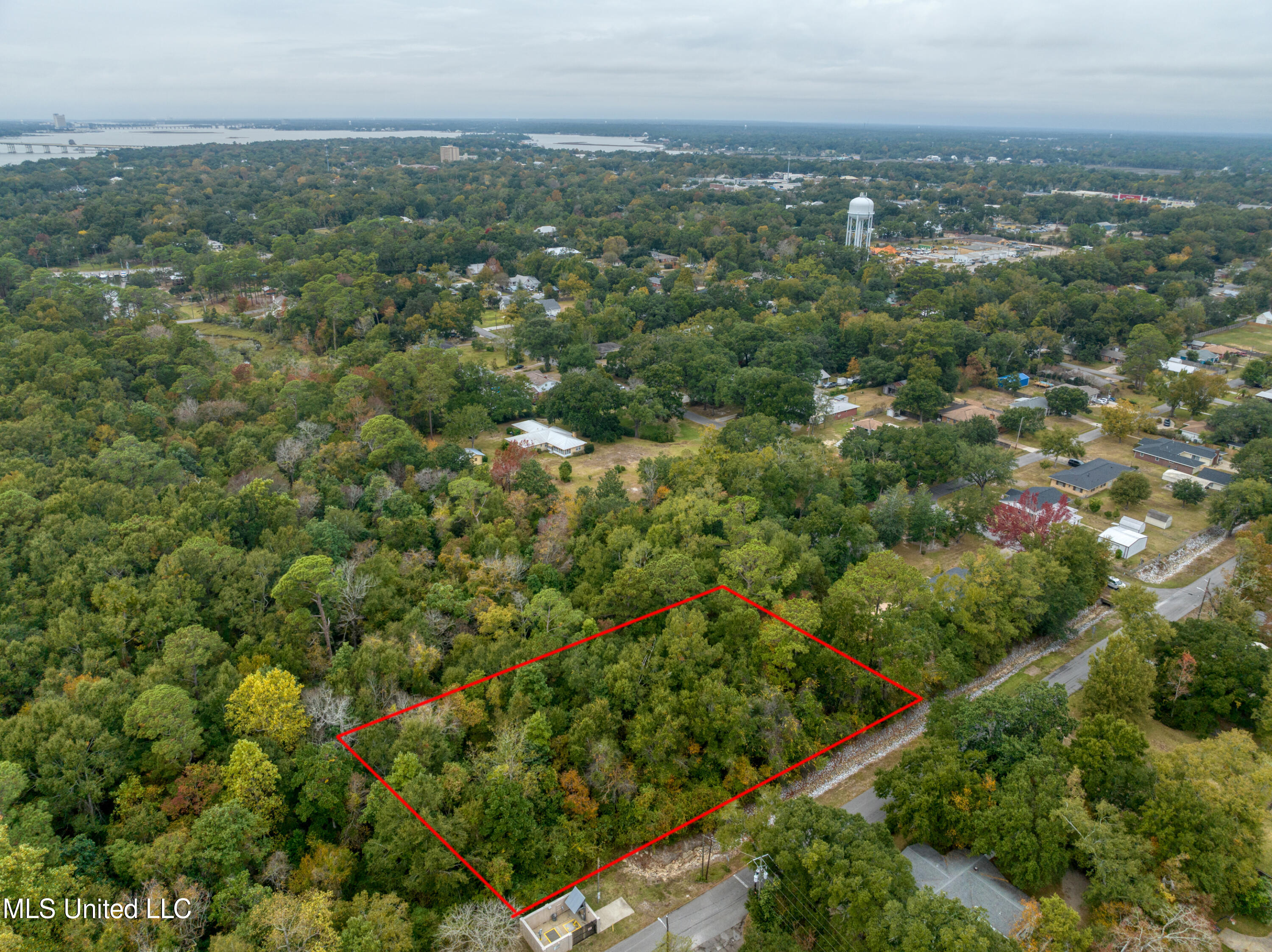 Simon Boulevard Property Photo 10