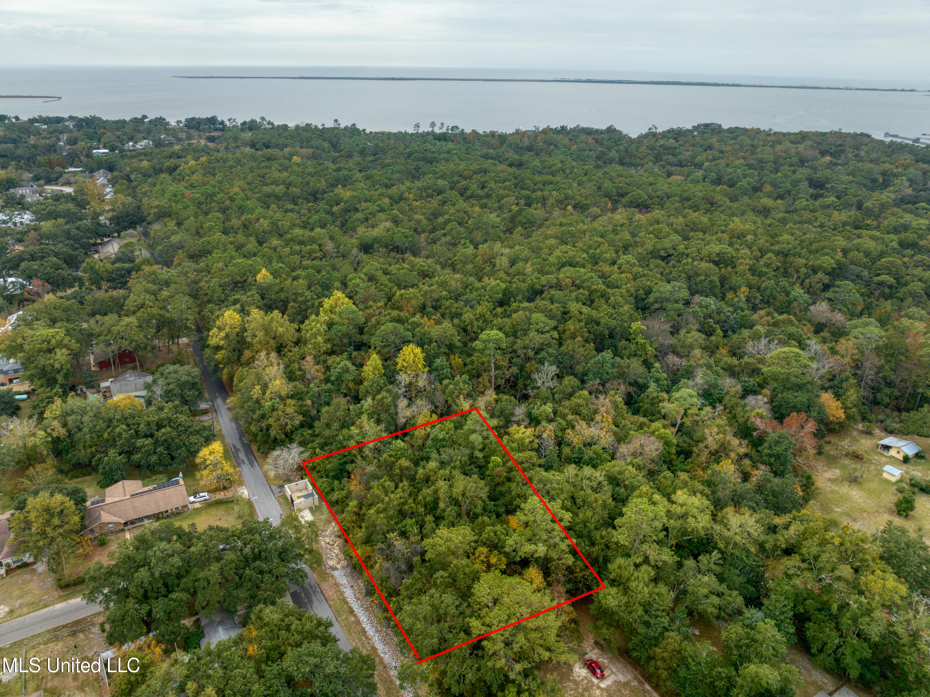 Simon Boulevard Property Photo 12