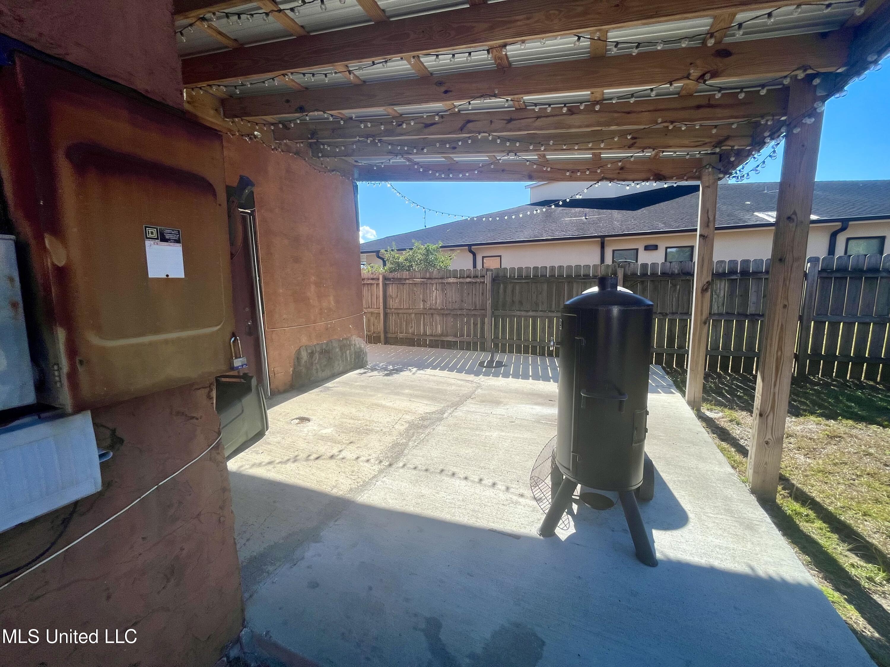 3731 Main Street Property Photo 15