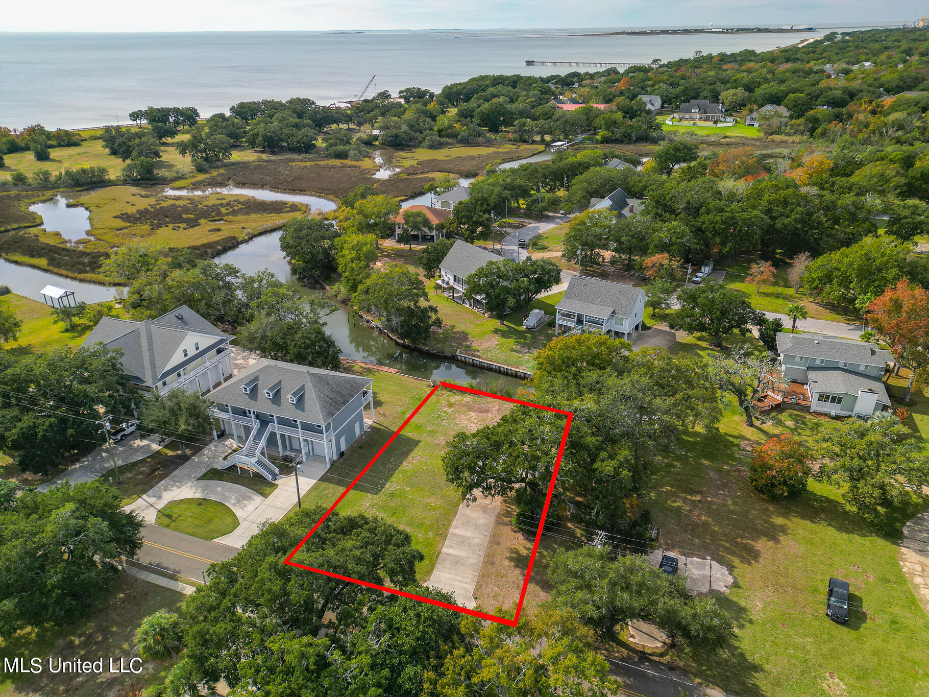 711 Martin Street Property Photo 2