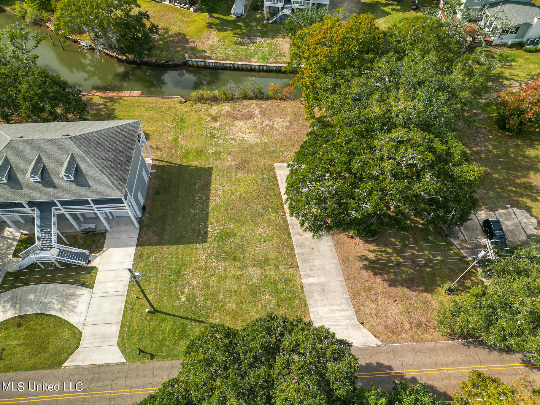 711 Martin Street Property Photo 3