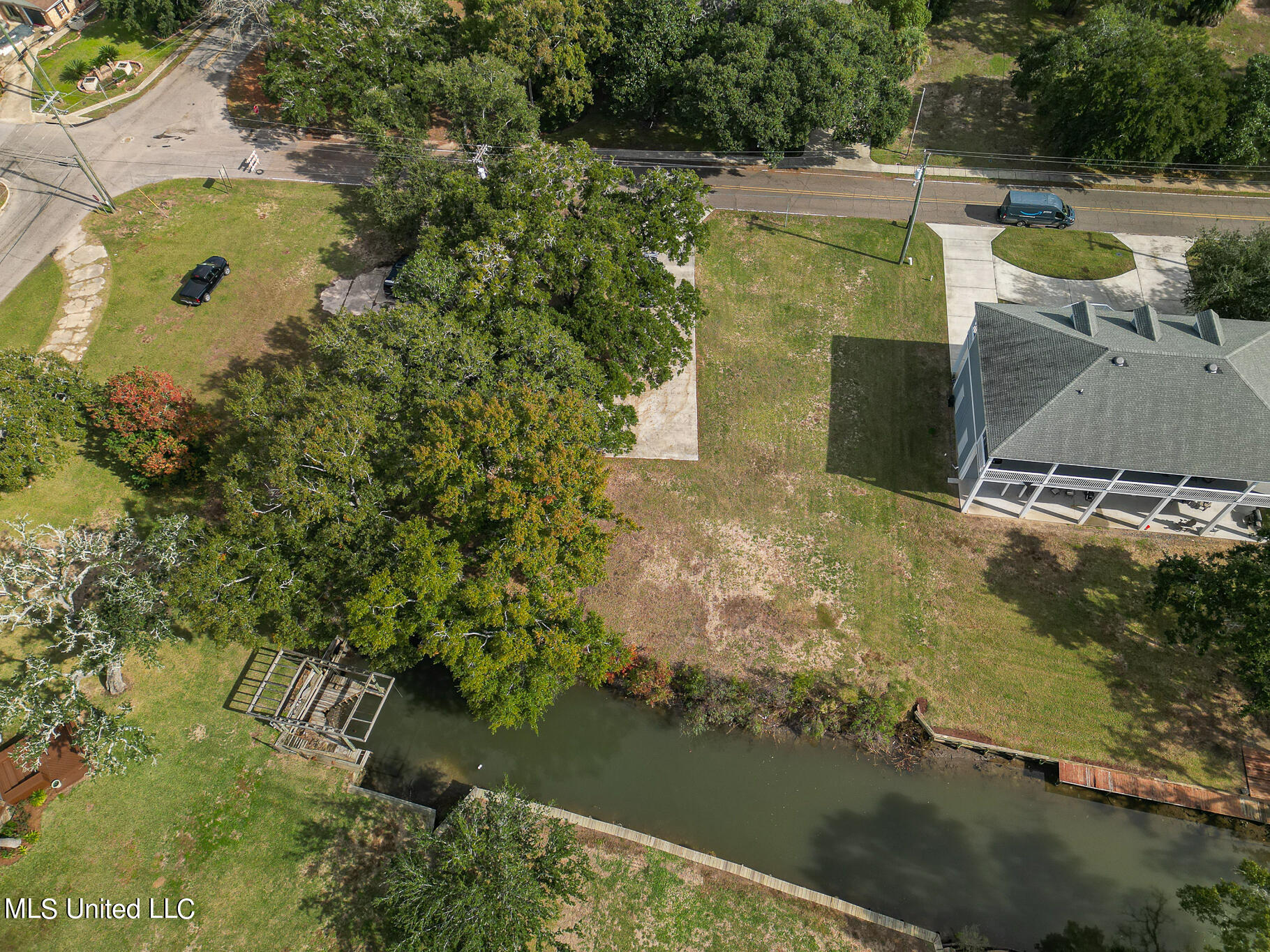 711 Martin Street Property Photo 6