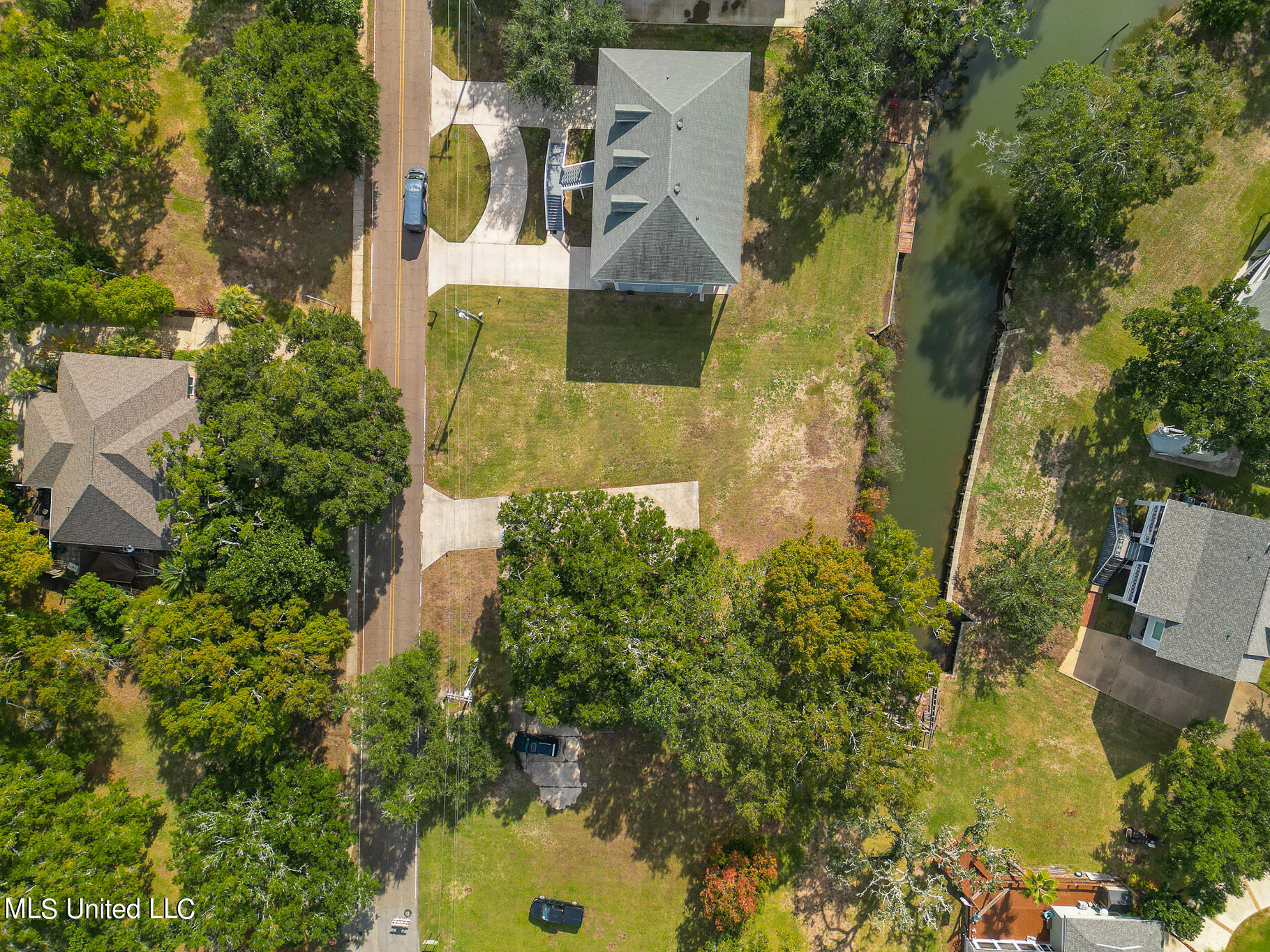 711 Martin Street Property Photo 9