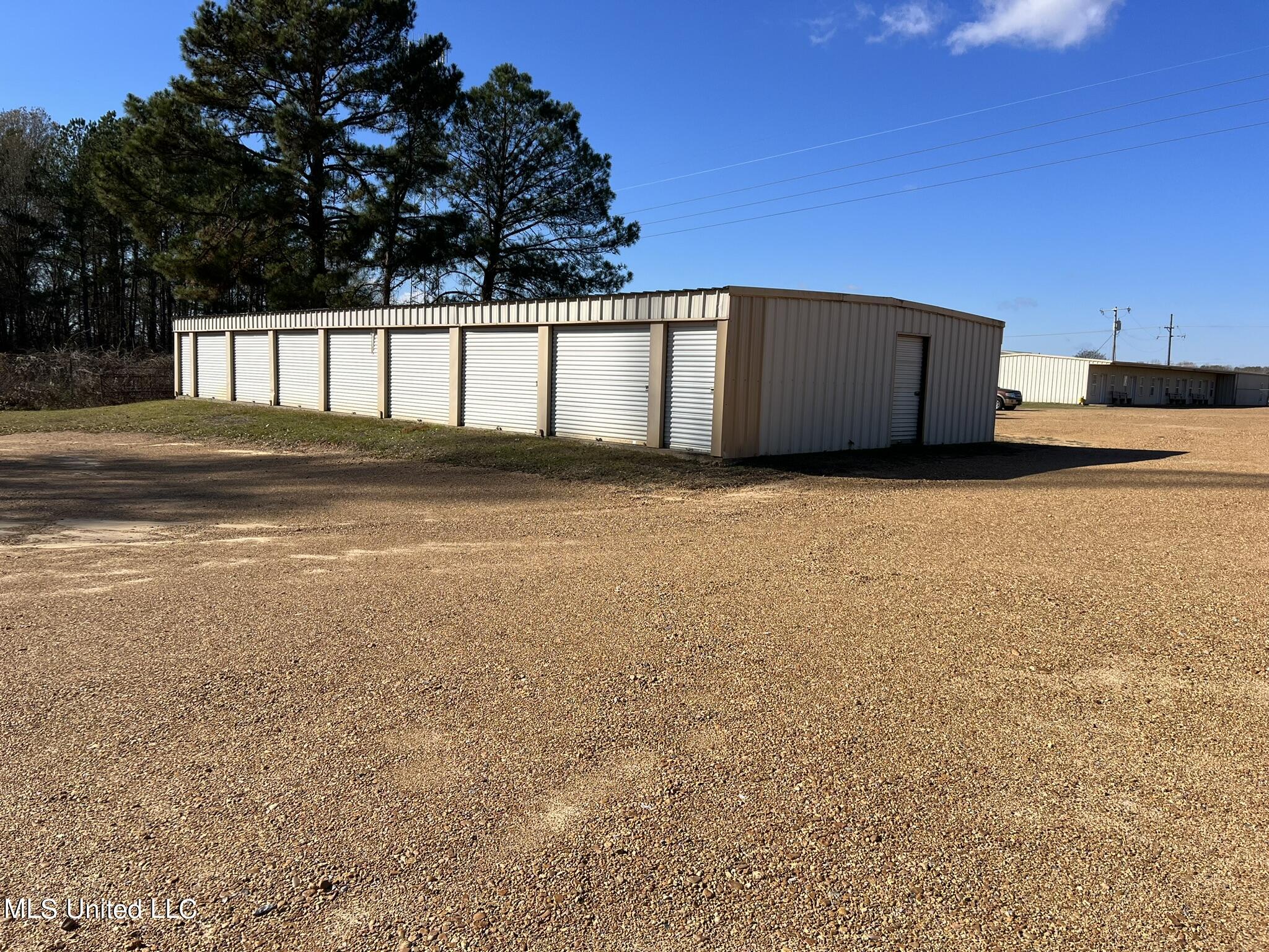 6022 I-55 South Property Photo 32
