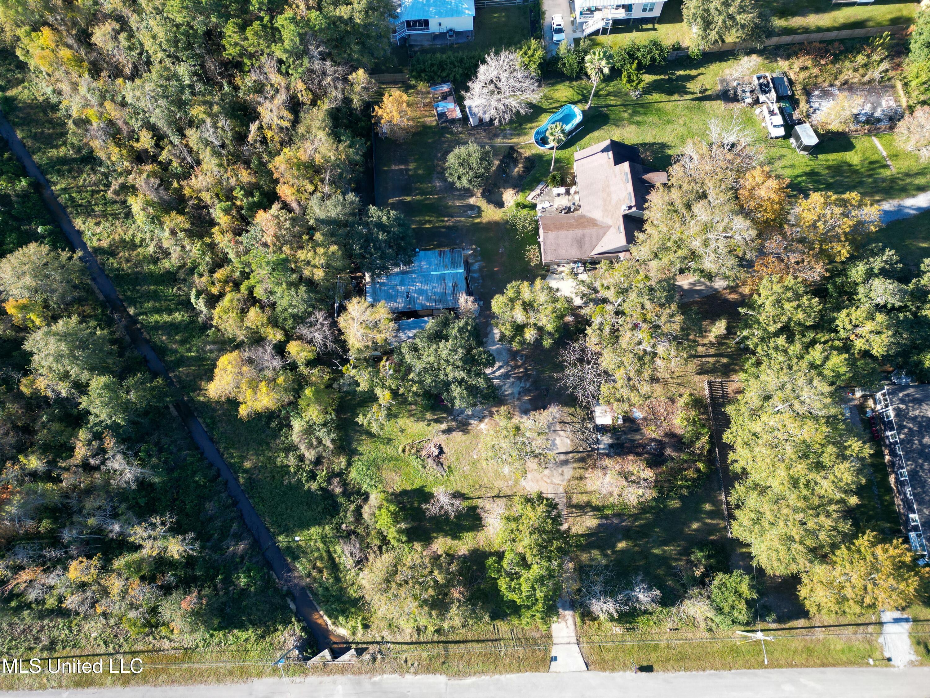 137 Grosvenor Place Property Photo 4