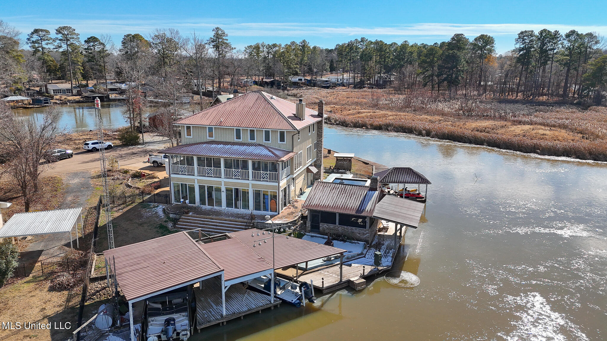 120 Lake Harbour Point Property Photo 2