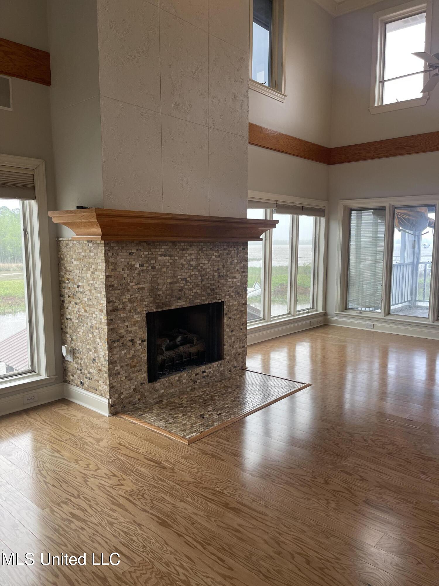 120 Lake Harbour Point Property Photo 13