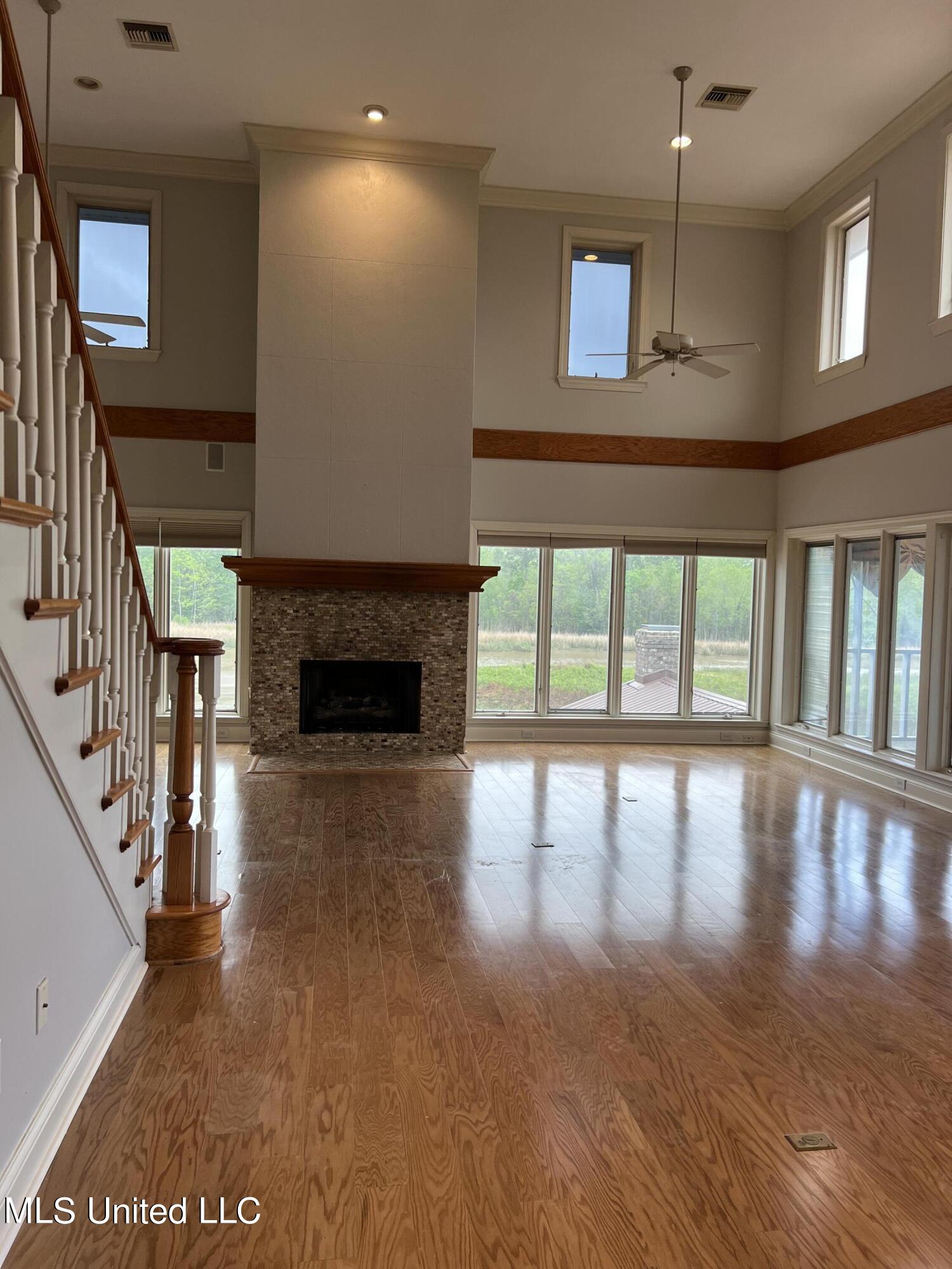 120 Lake Harbour Point Property Photo 14
