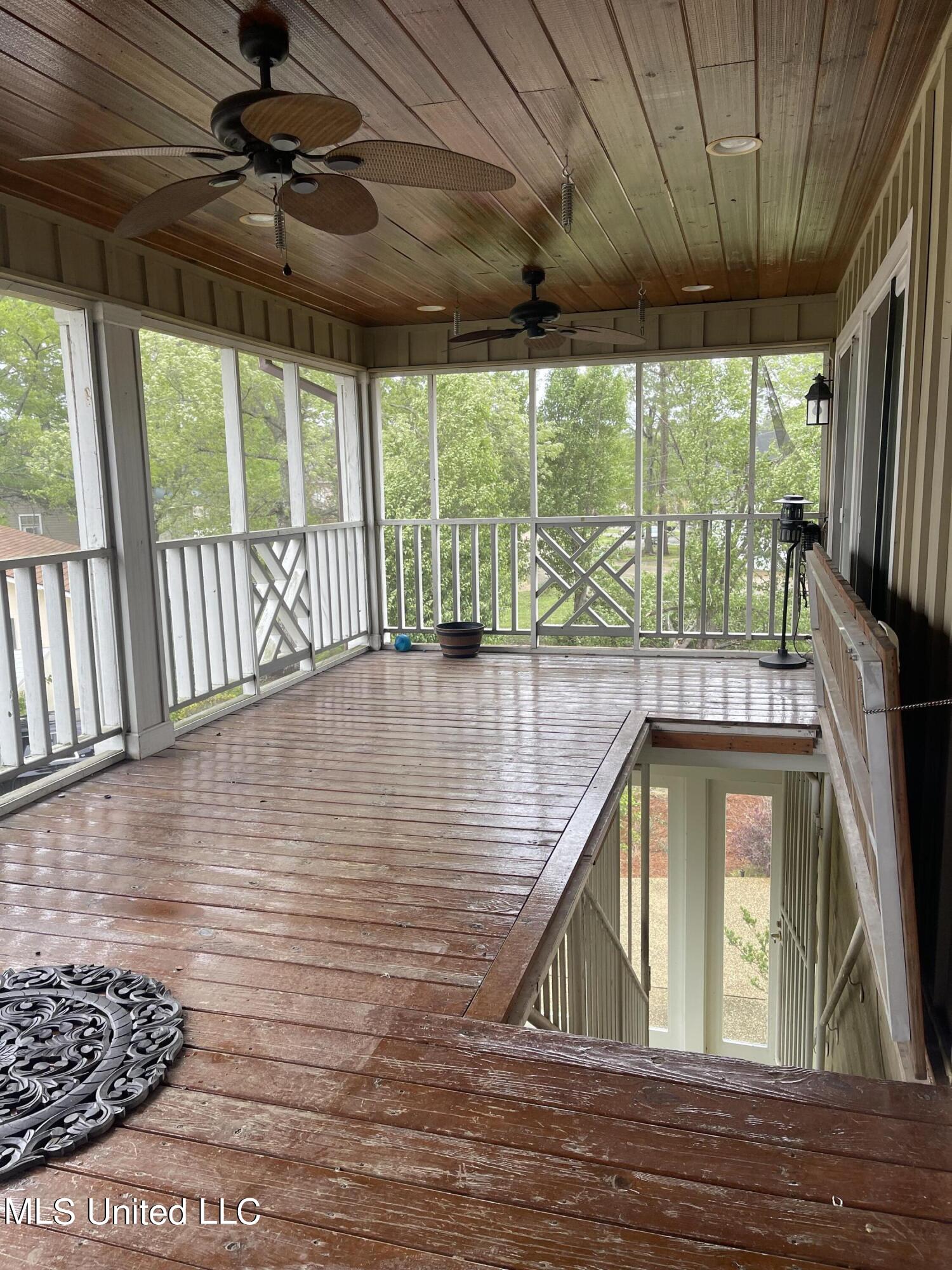 120 Lake Harbour Point Property Photo 24